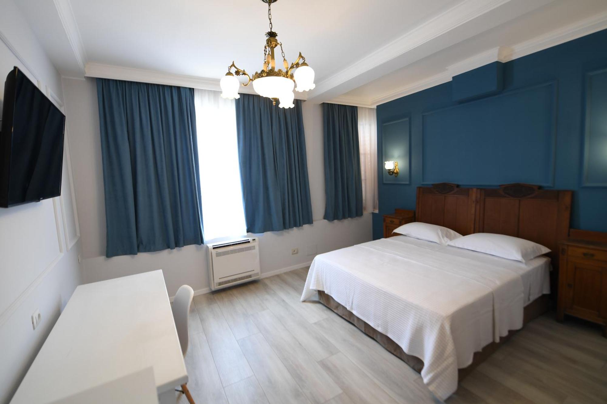 10. Promenade Hotel