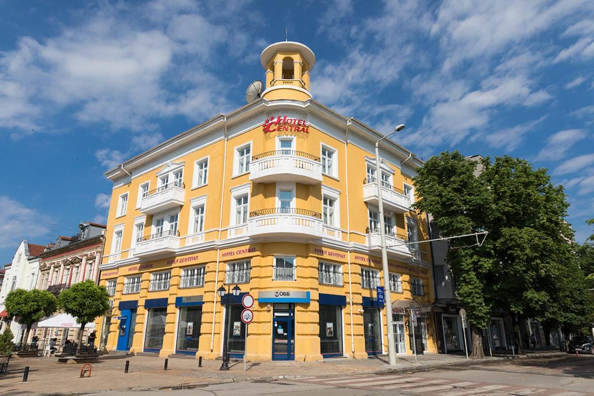 9. Hotel Central