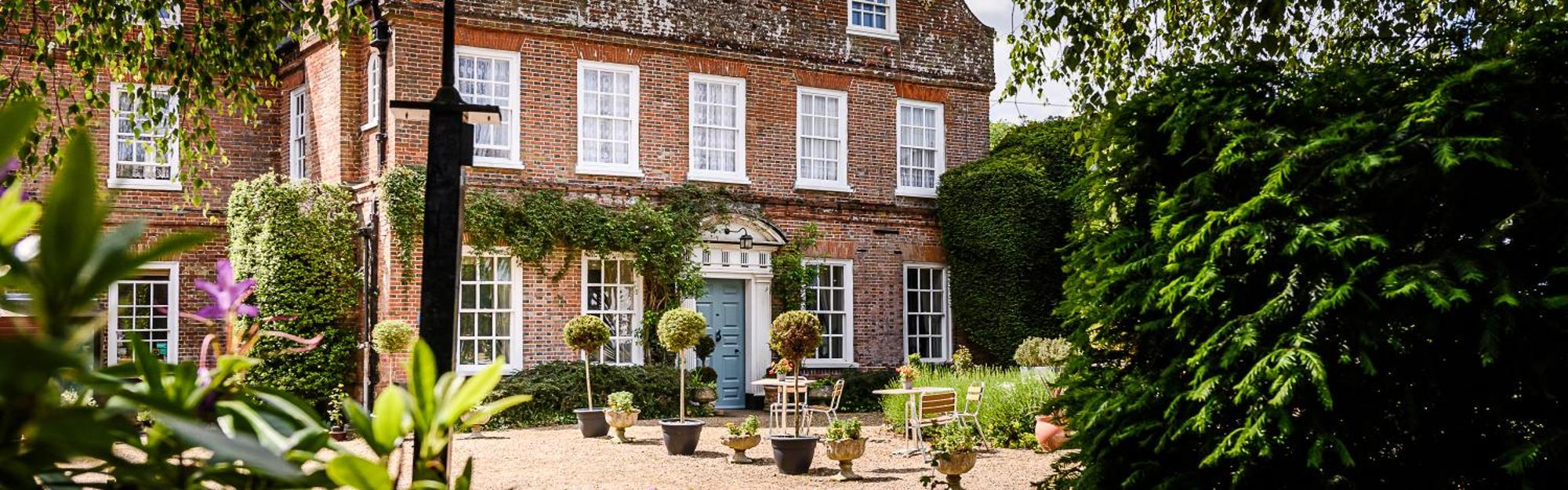 10. Mangreen Country House