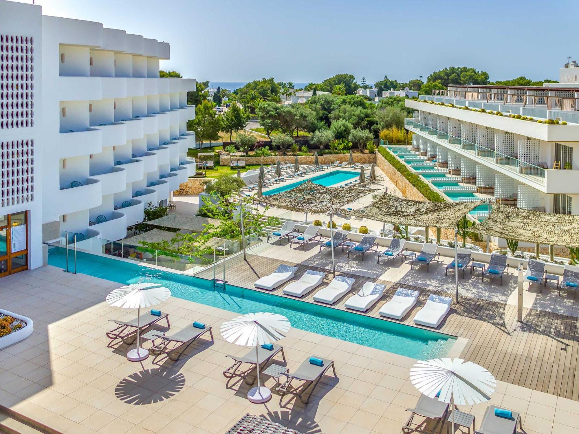 1. Inturotel Cala Esmeralda Beach Hotel & Spa