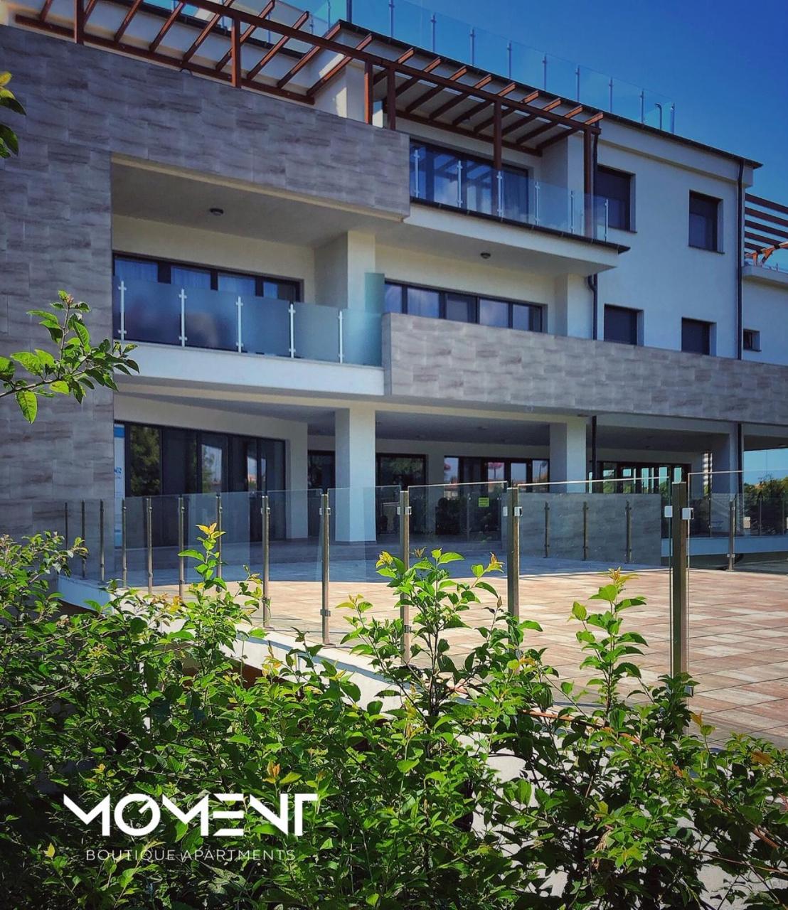 1. Moment Apartman Hotel