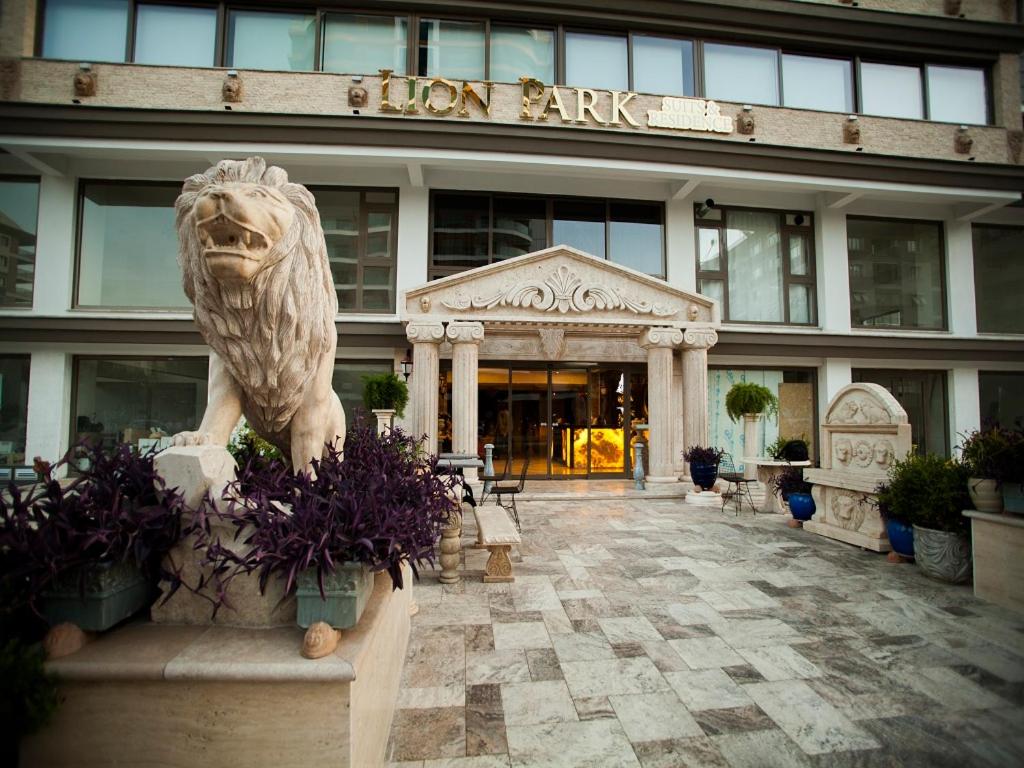7. Lion Park Suits & Residence