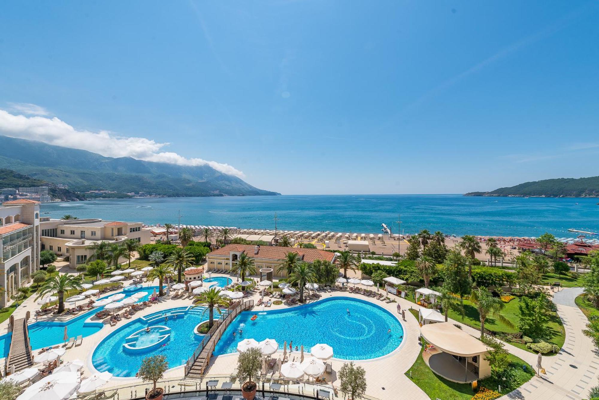1. Splendid Conference & Spa Resort