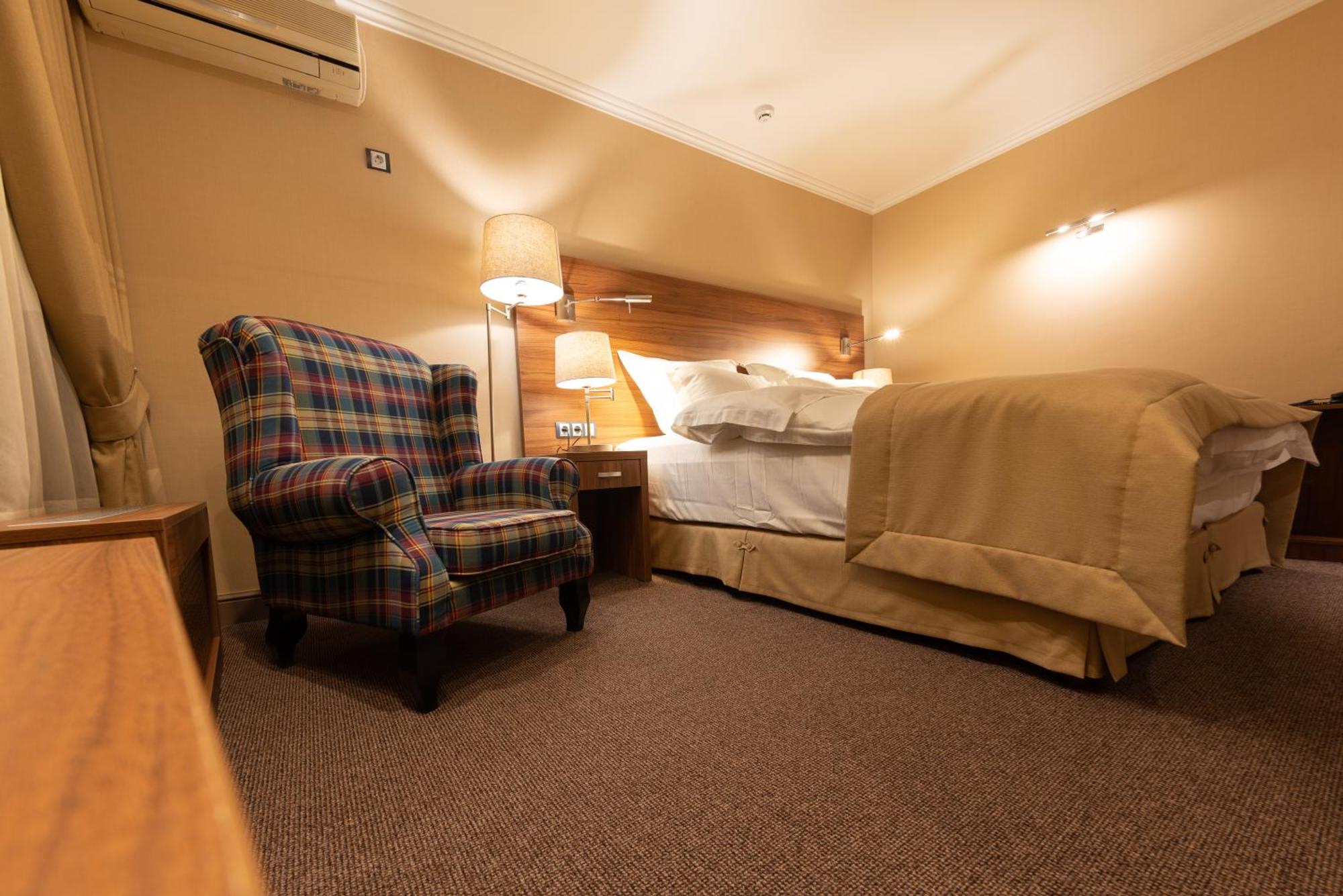 3. Daria Suite Hotel