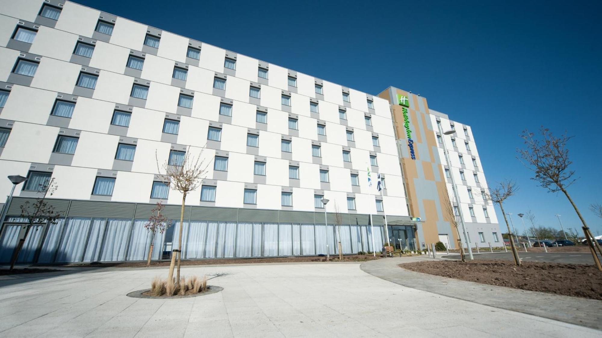 4. Holiday Inn Express Aberdeen Airport