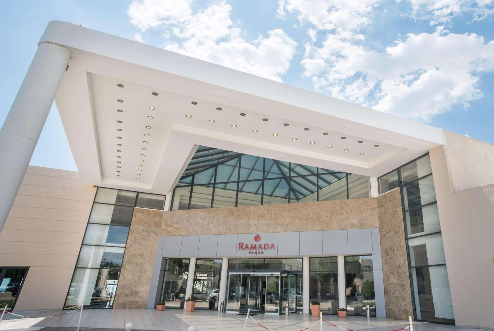 6. Ramada Plaza by Wyndham Thraki