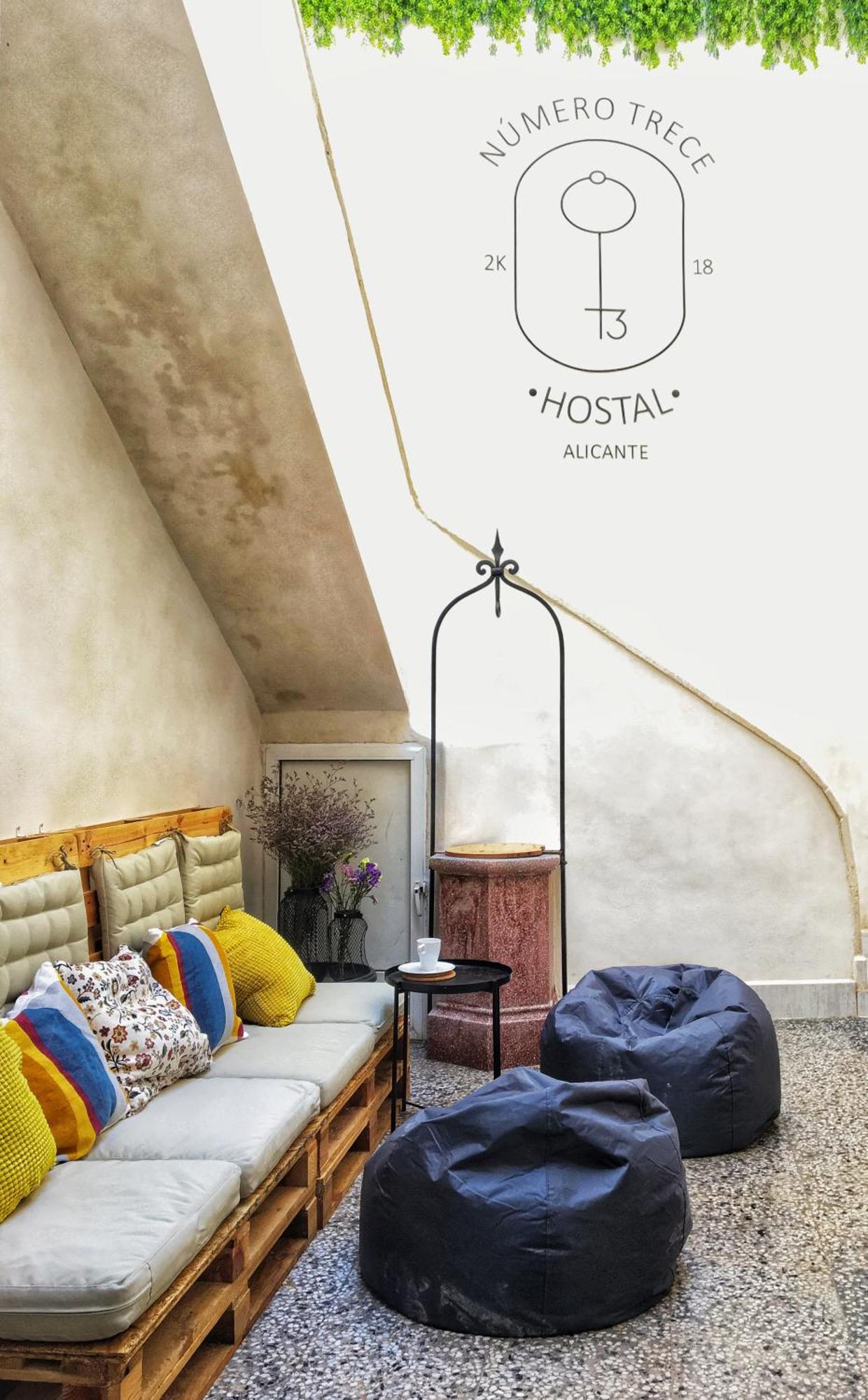 8. Hostal Numero Trece