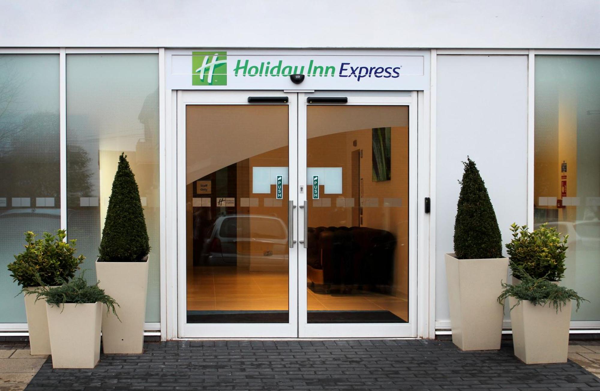 9. Holiday Inn Express Wakefield