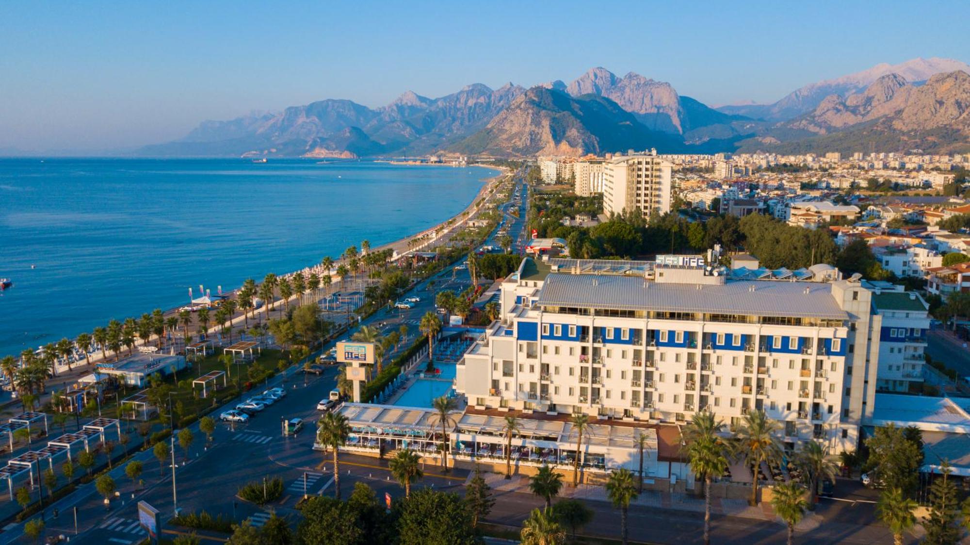 2. Akra Antalya