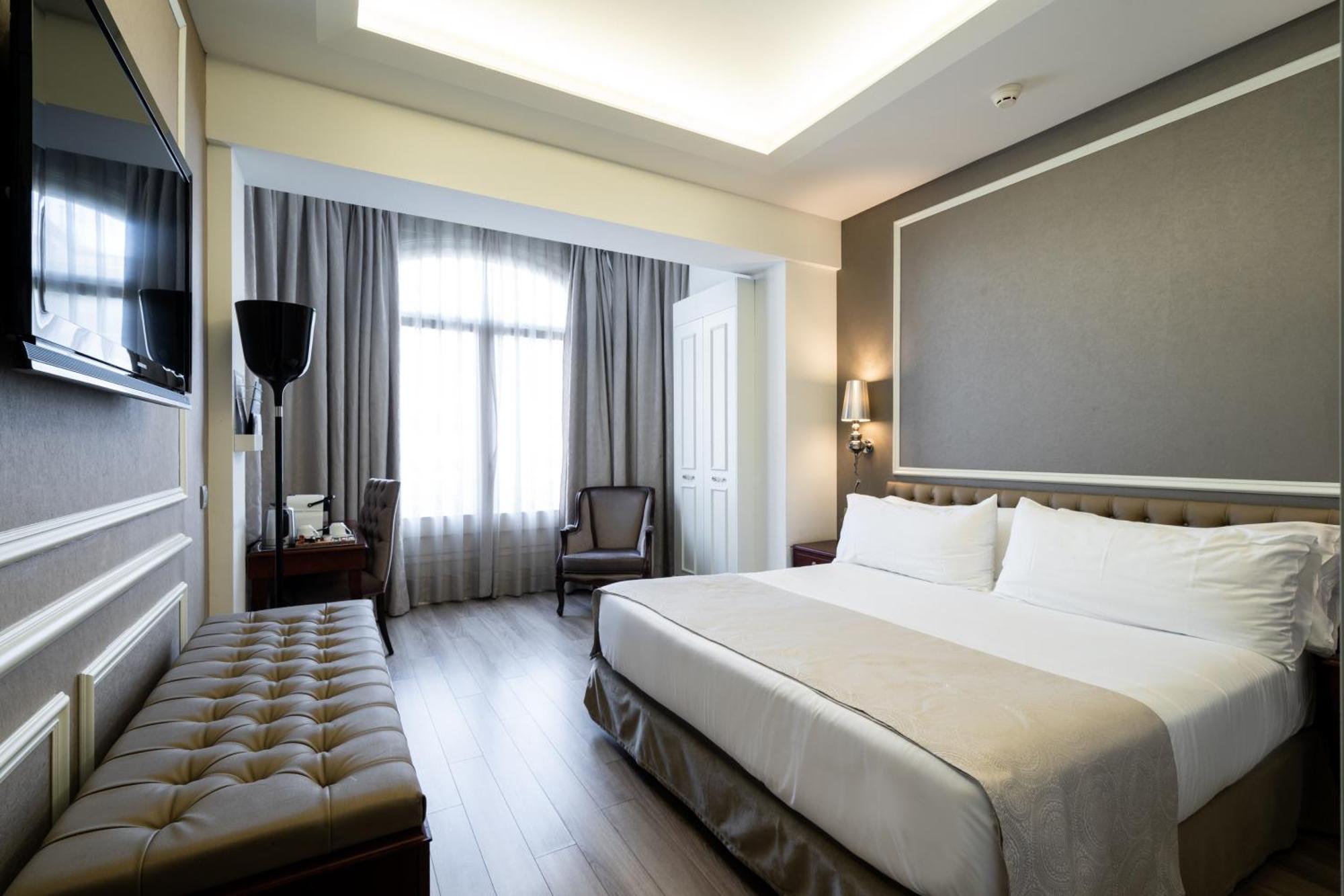 Top 10 Places To Stay in Barcelona