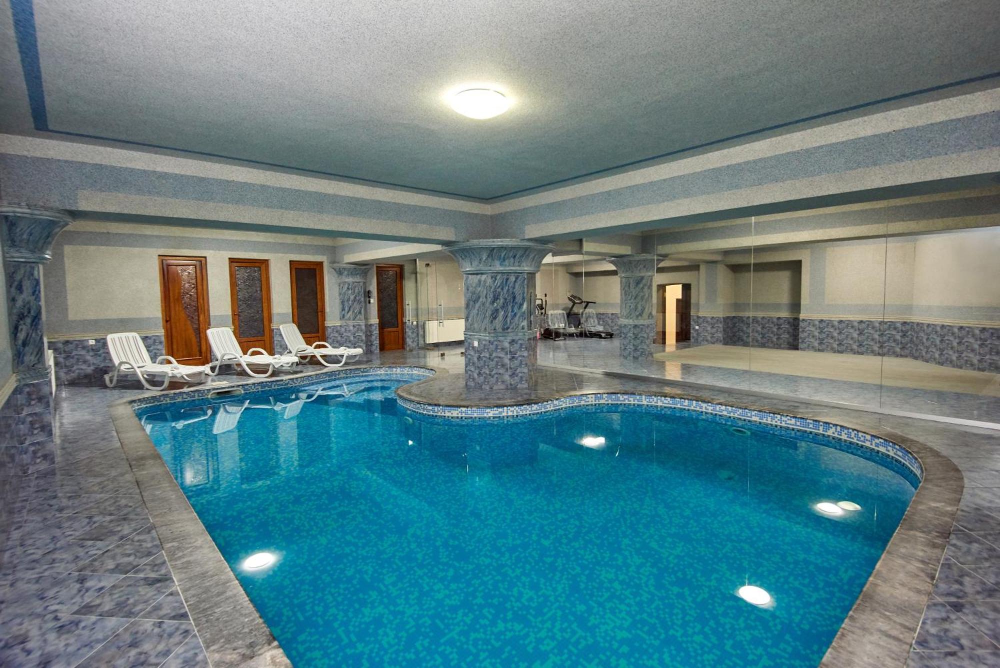 10. HOTEL S&L