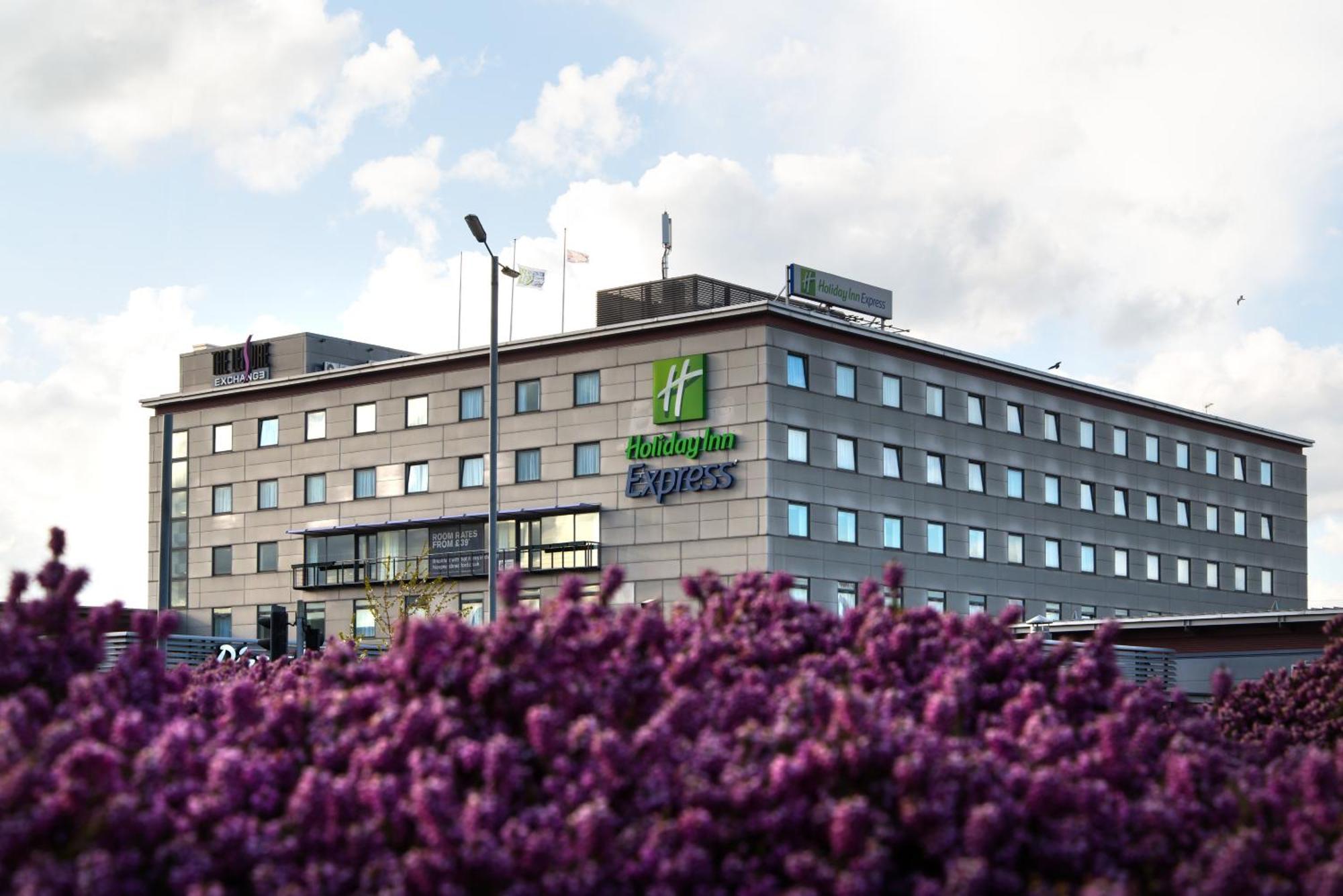 6. Holiday Inn Express Bradford City Centre