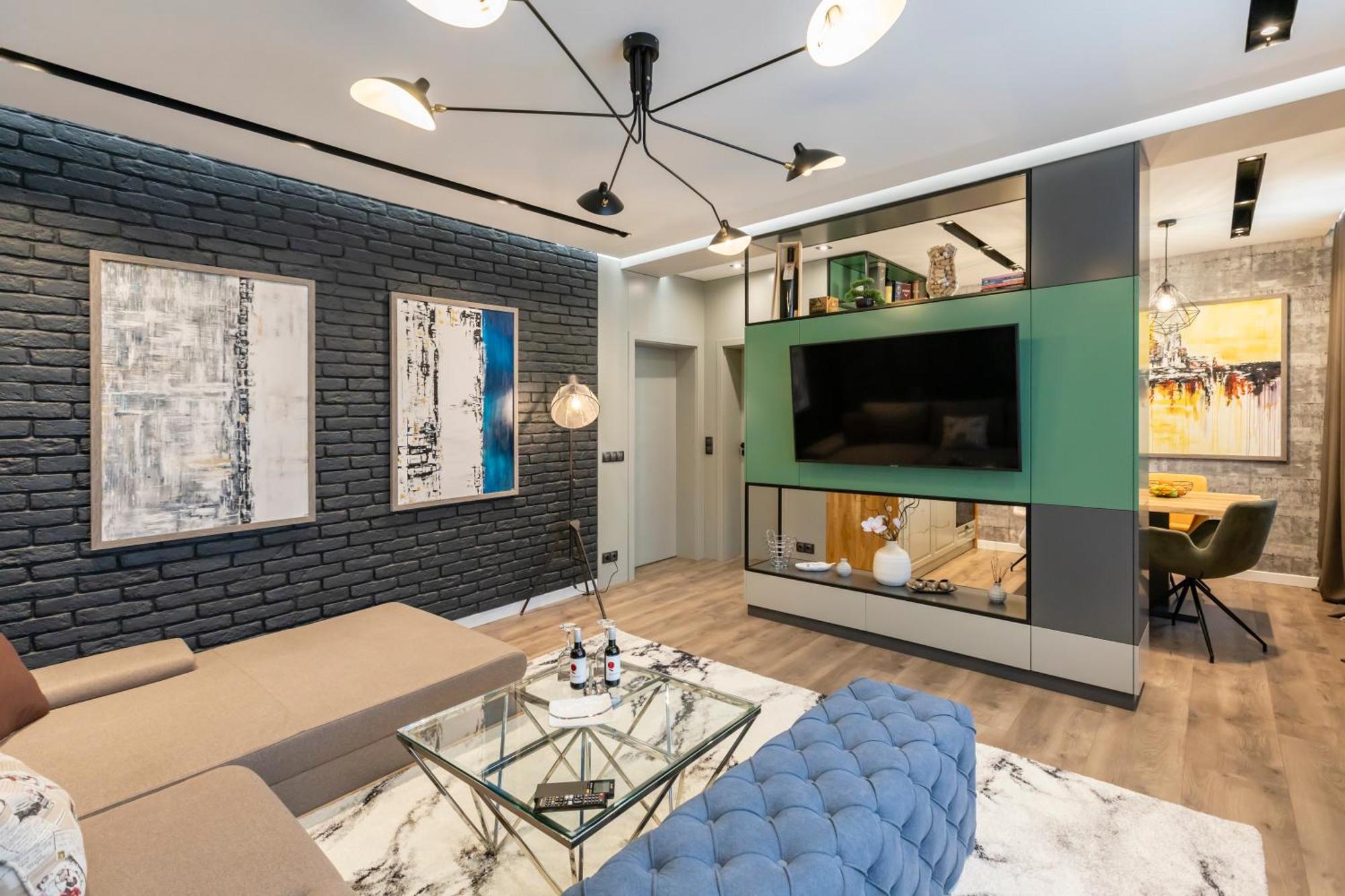 9. Family Boutique Residence-Free Parking
