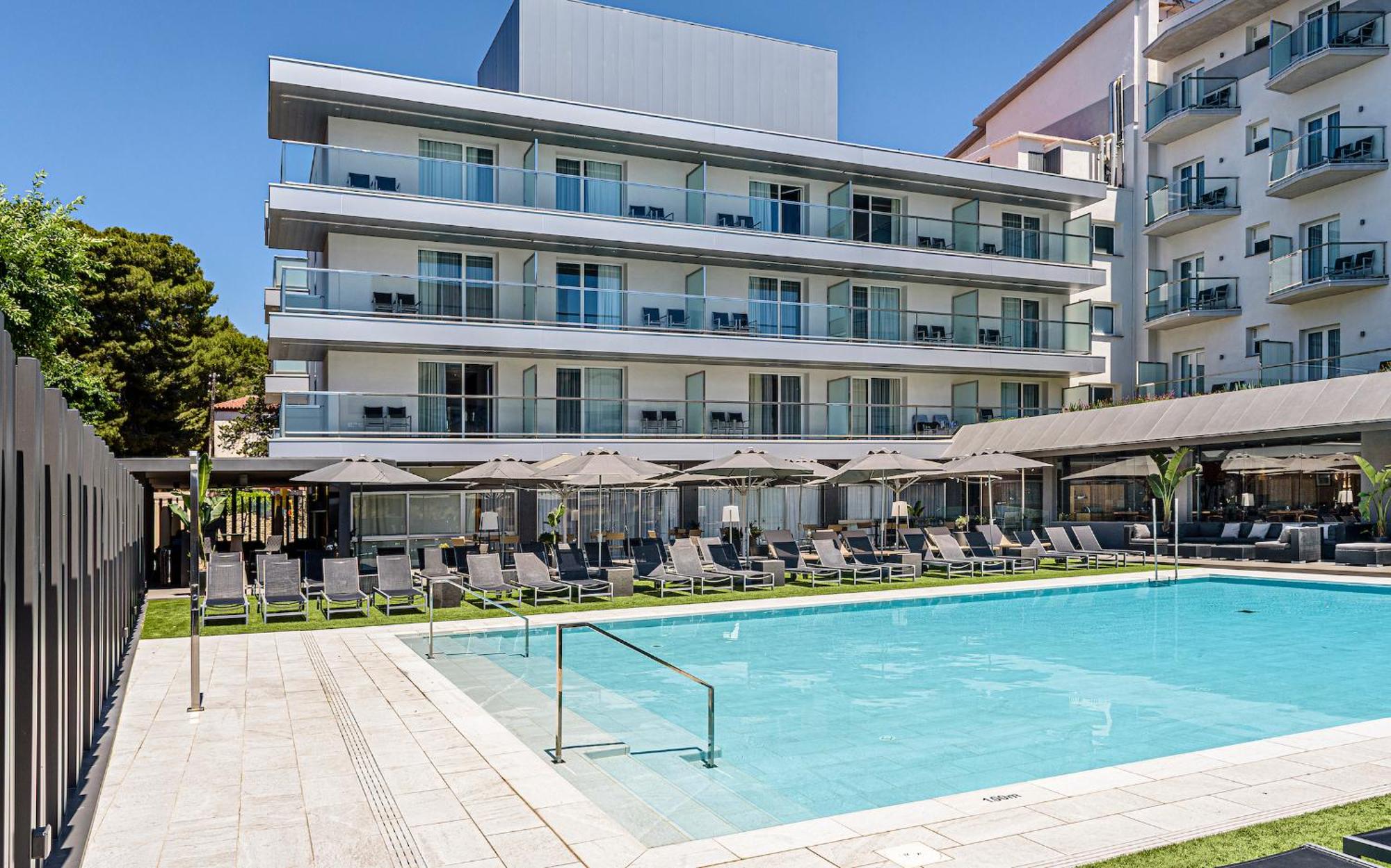 2. Hotel Astari