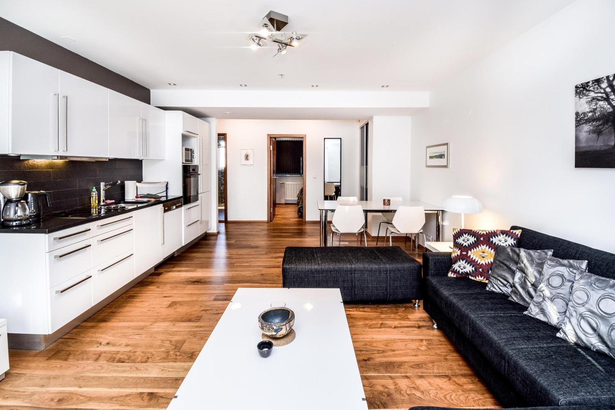 赫莱姆广场（Hlemmur Plaza）