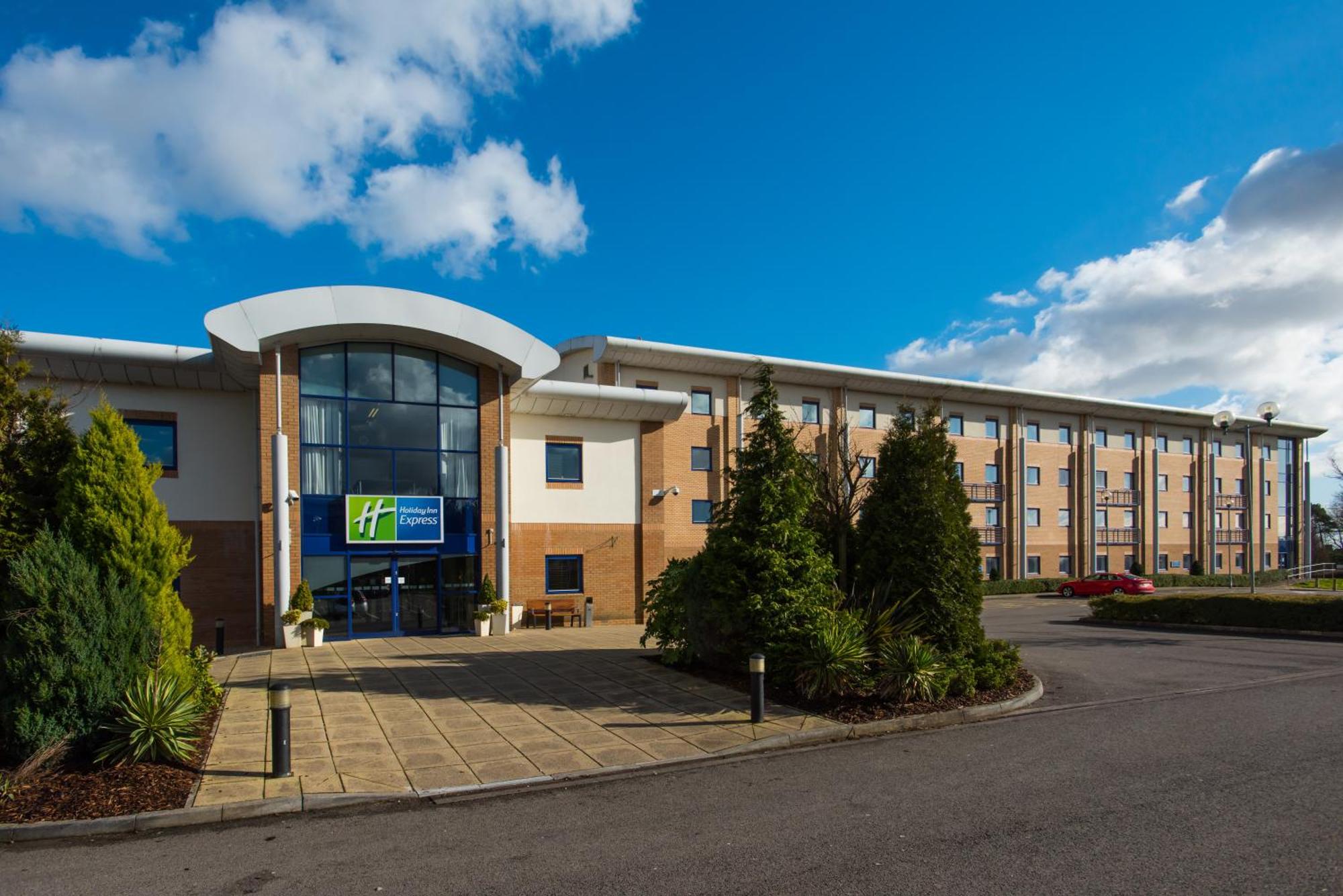 2. Holiday Inn Express Newport