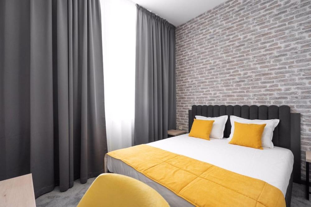1. Adeo Hotel