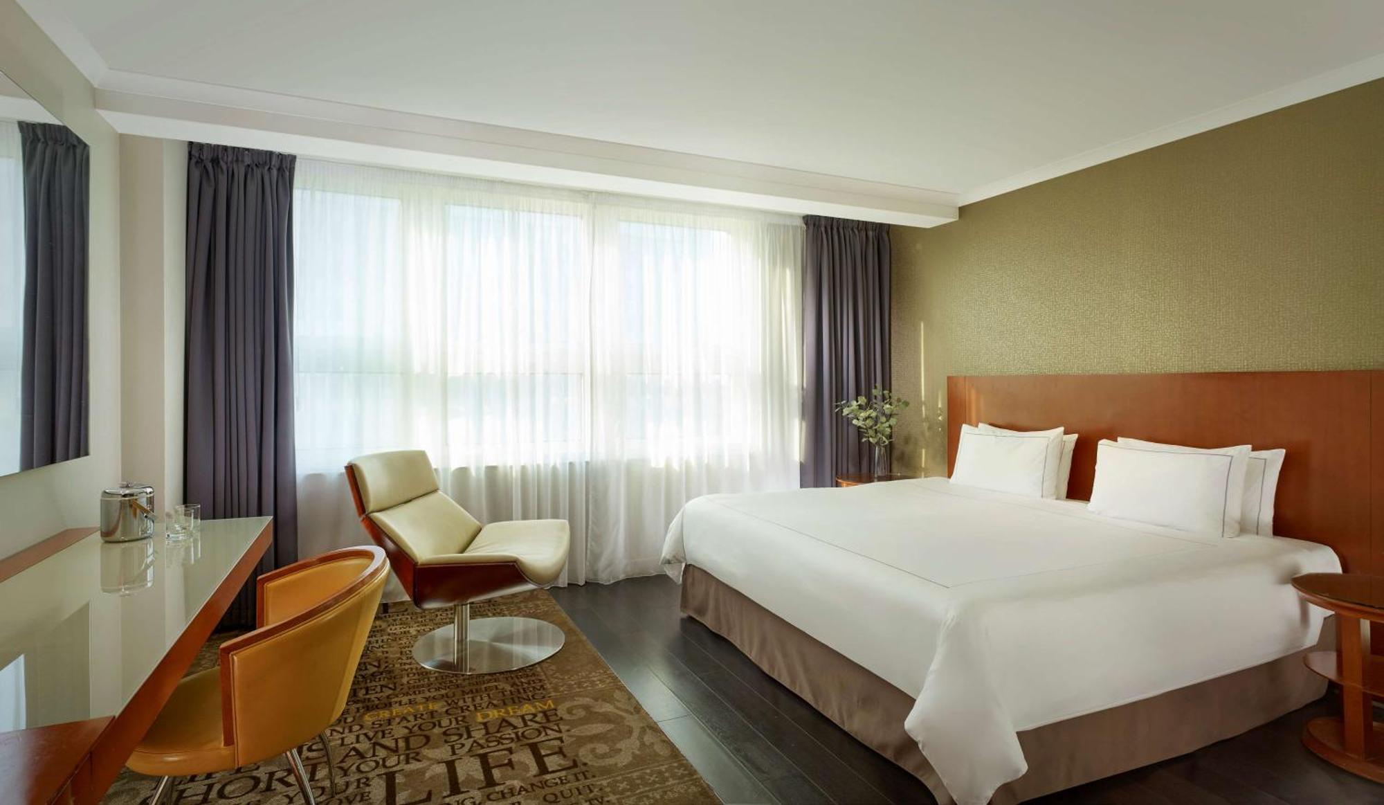 2. Park Plaza Nottingham