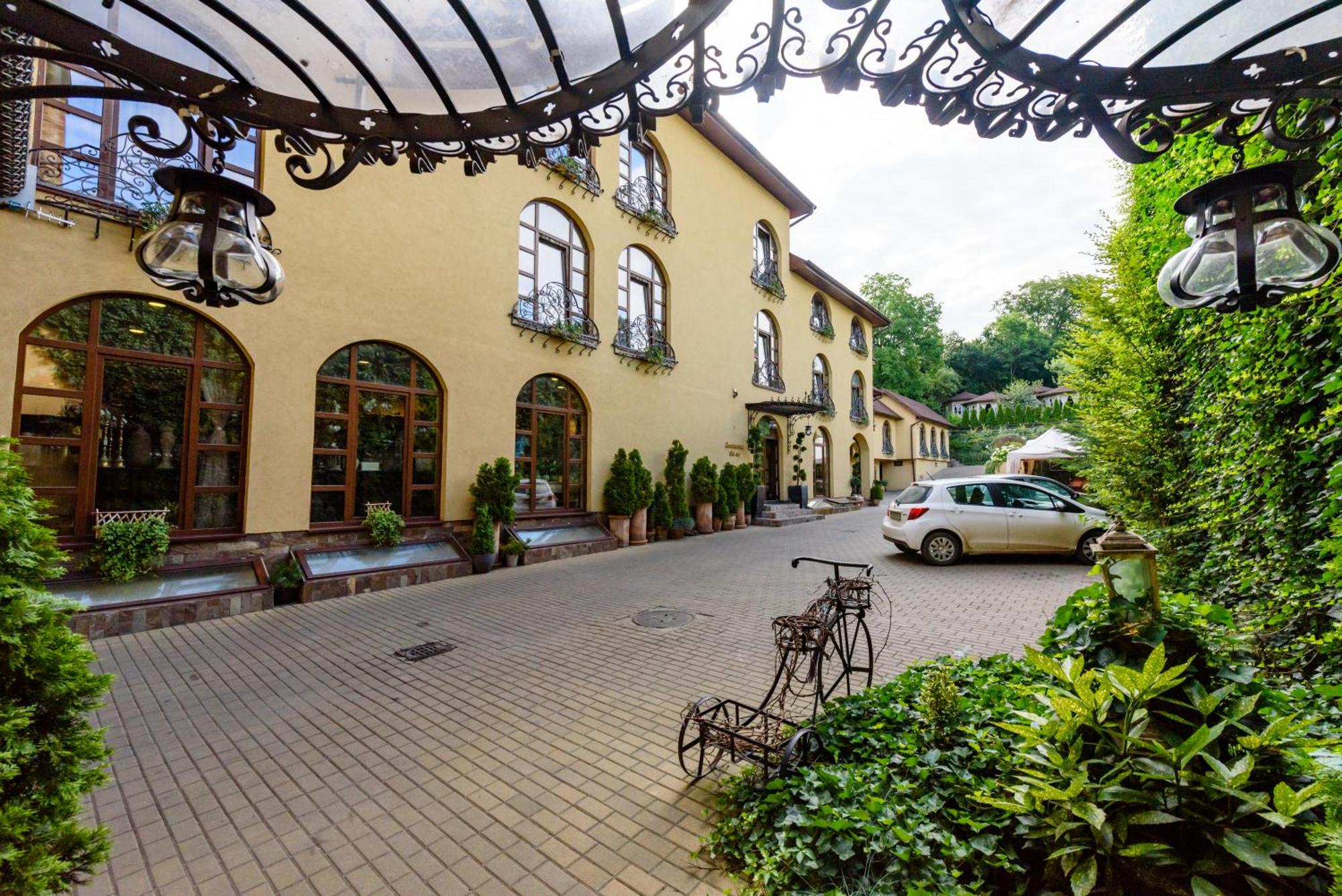 Top 10 Places To Stay in Târgu Mureș