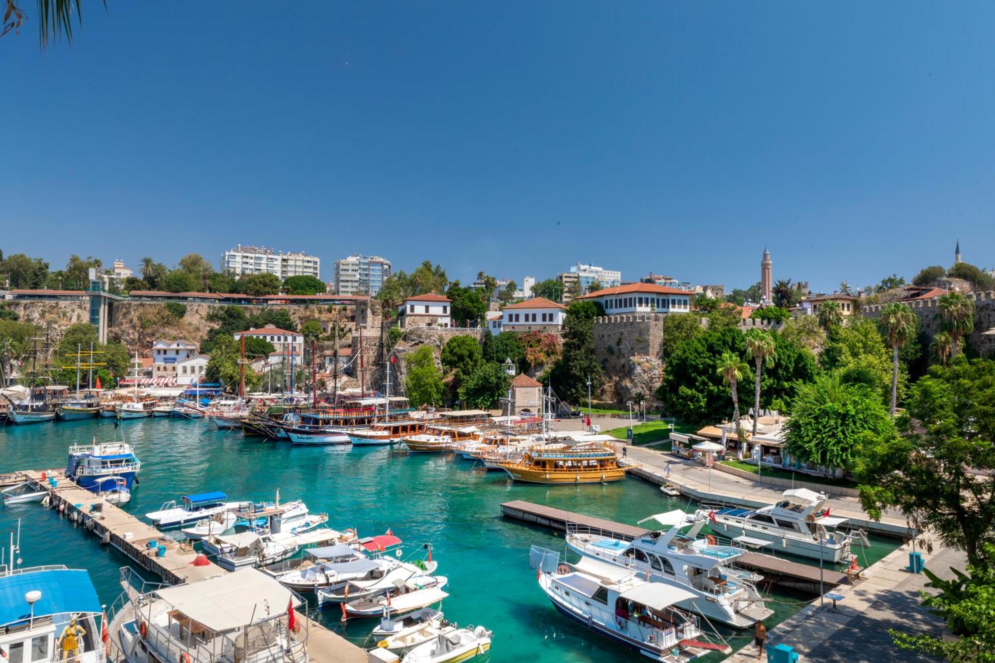 8. Adalya Port Hotel