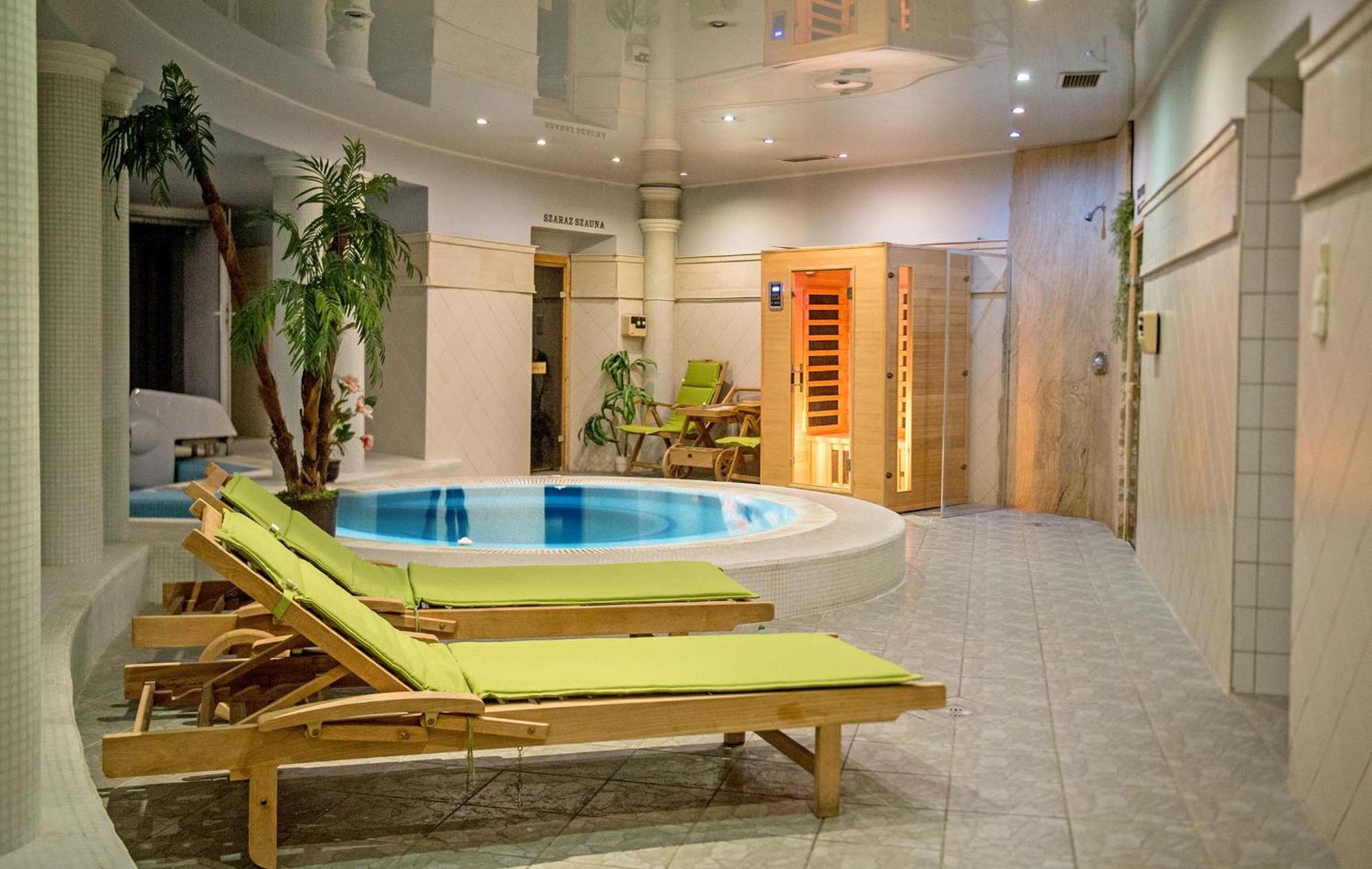 2. Hozam Hotel