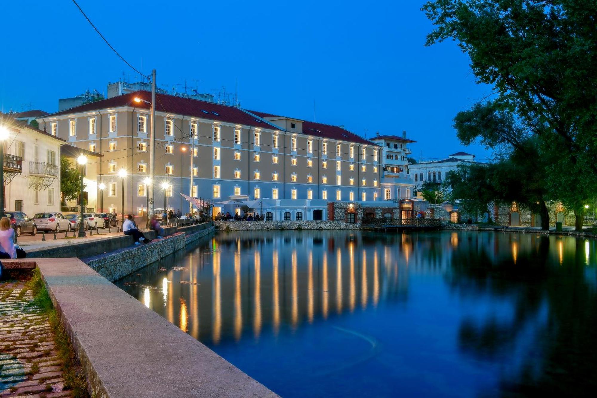 4. Hydrama Grand Hotel