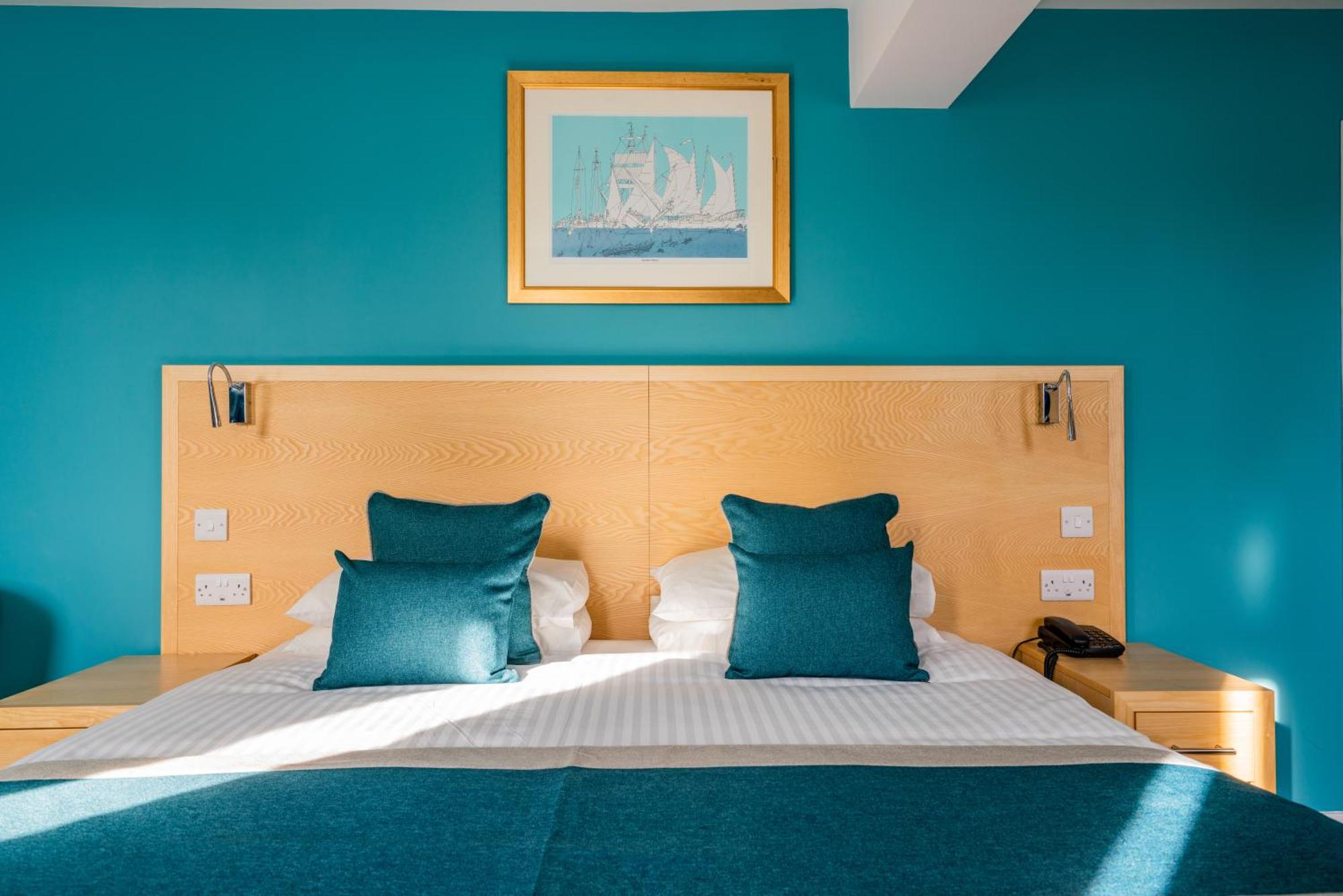 5. Ship Leopard Hotel - No Children