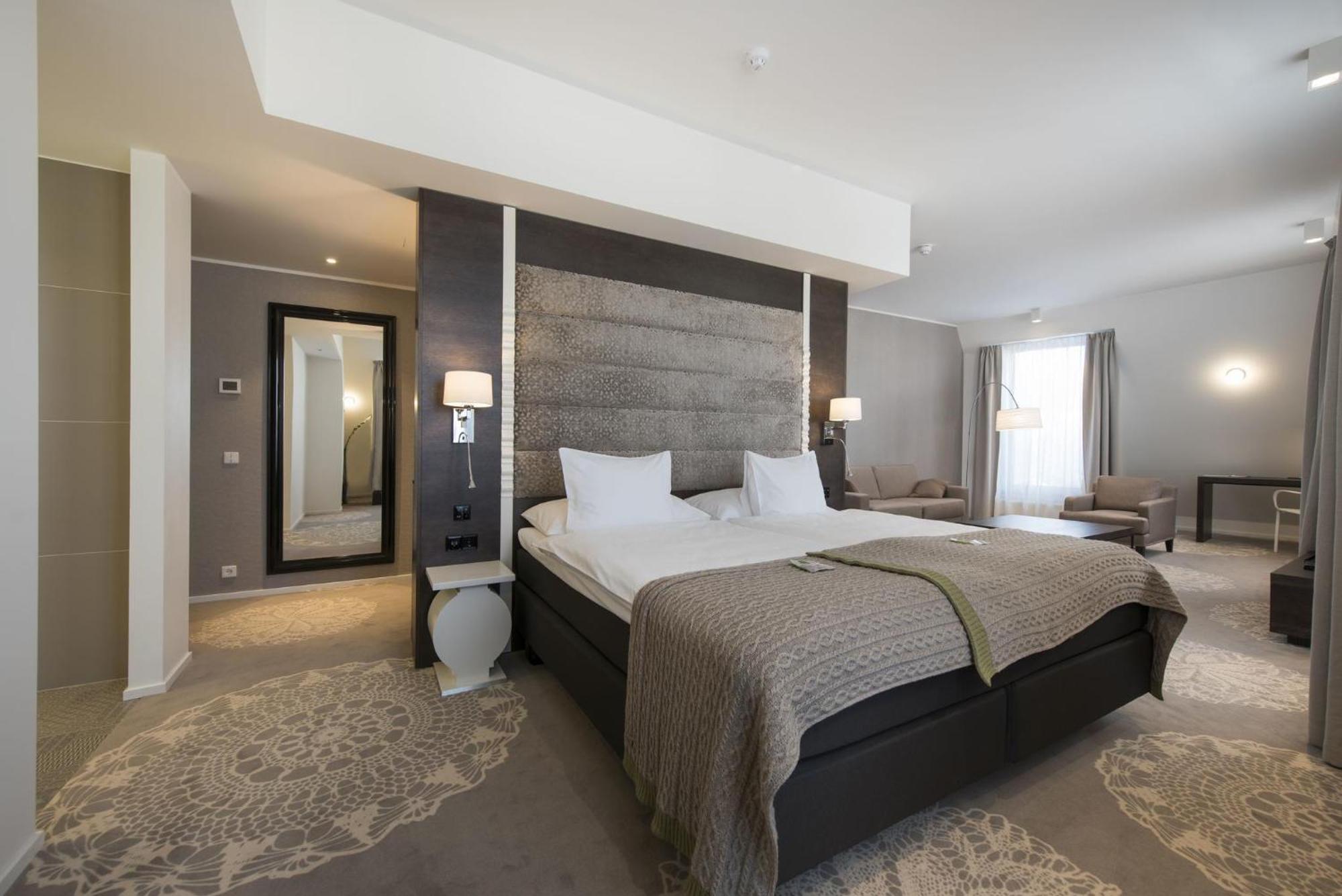 3. Lydia Hotel