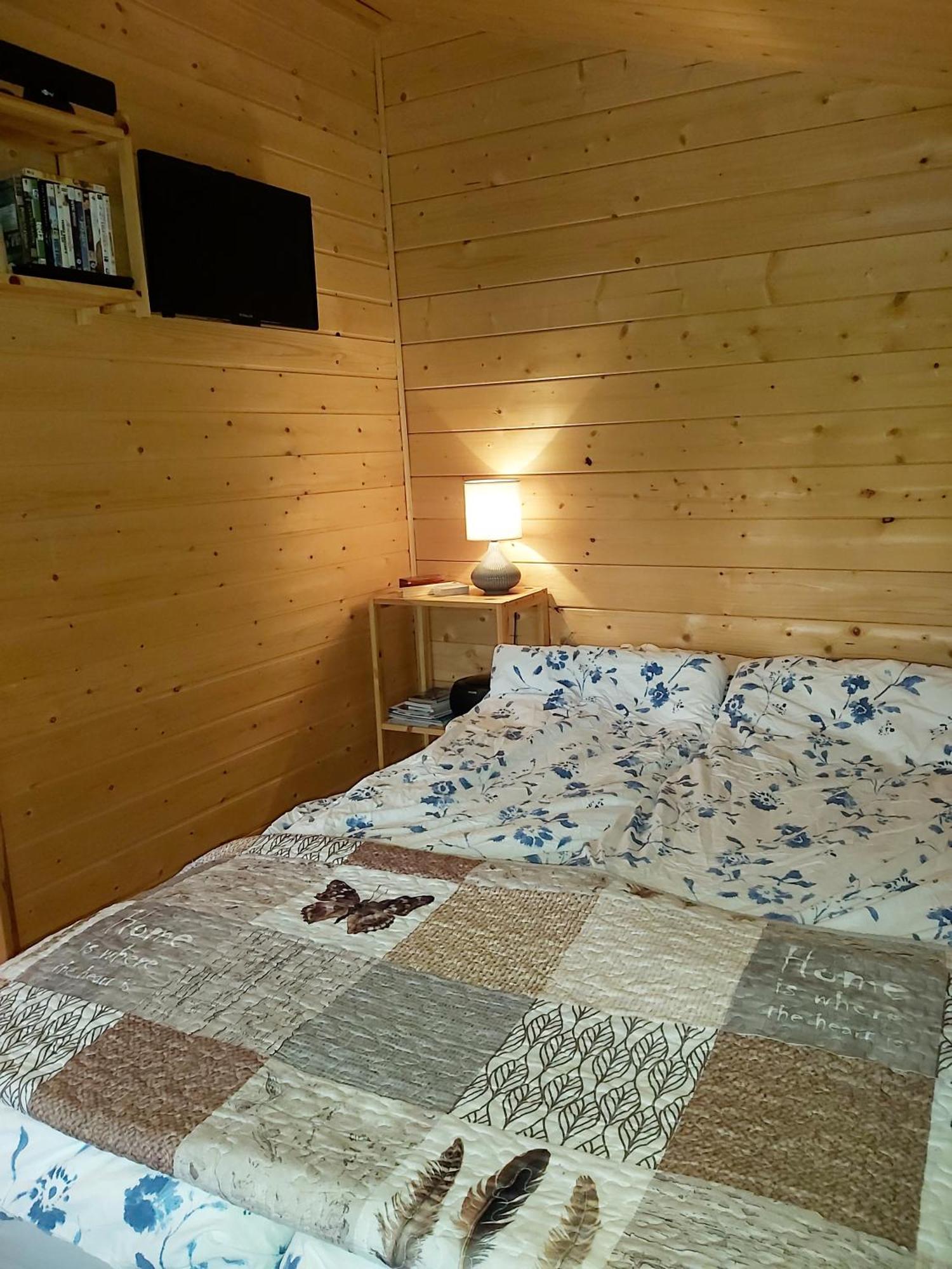 Bakkakot 2 - Mysiga stugor i skogen