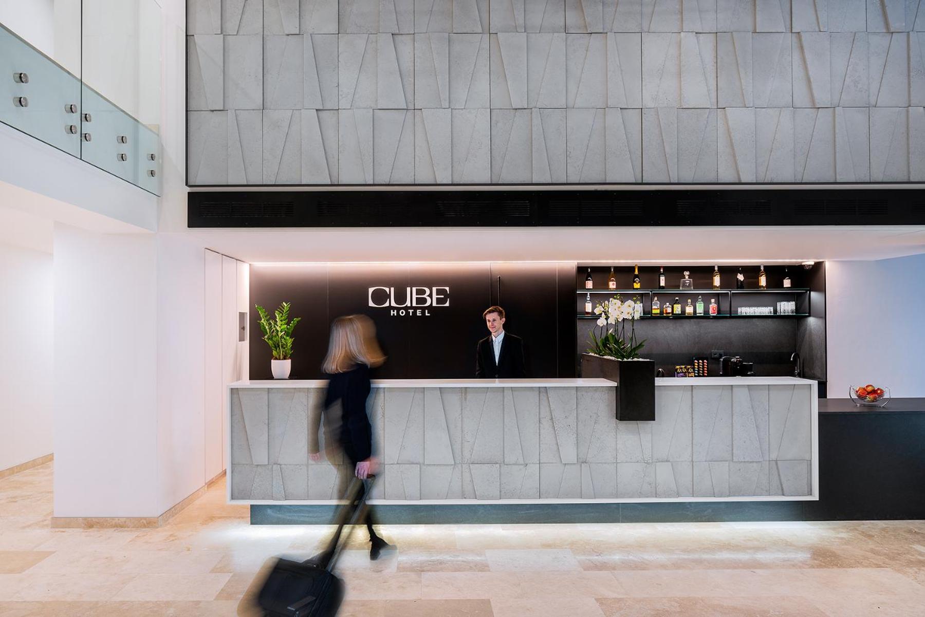 9. Hotel CUBE