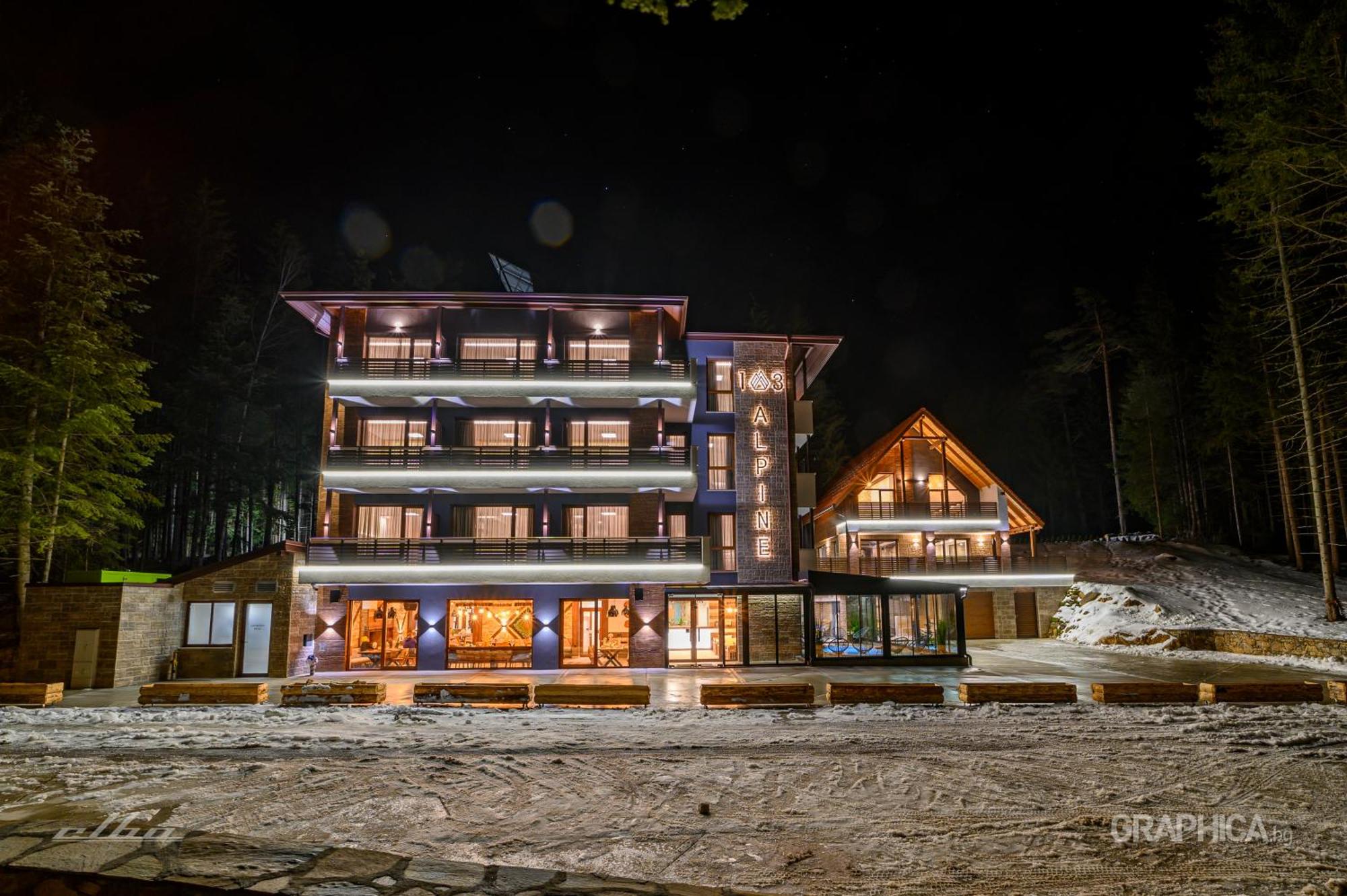1. 103 Alpine Hotel