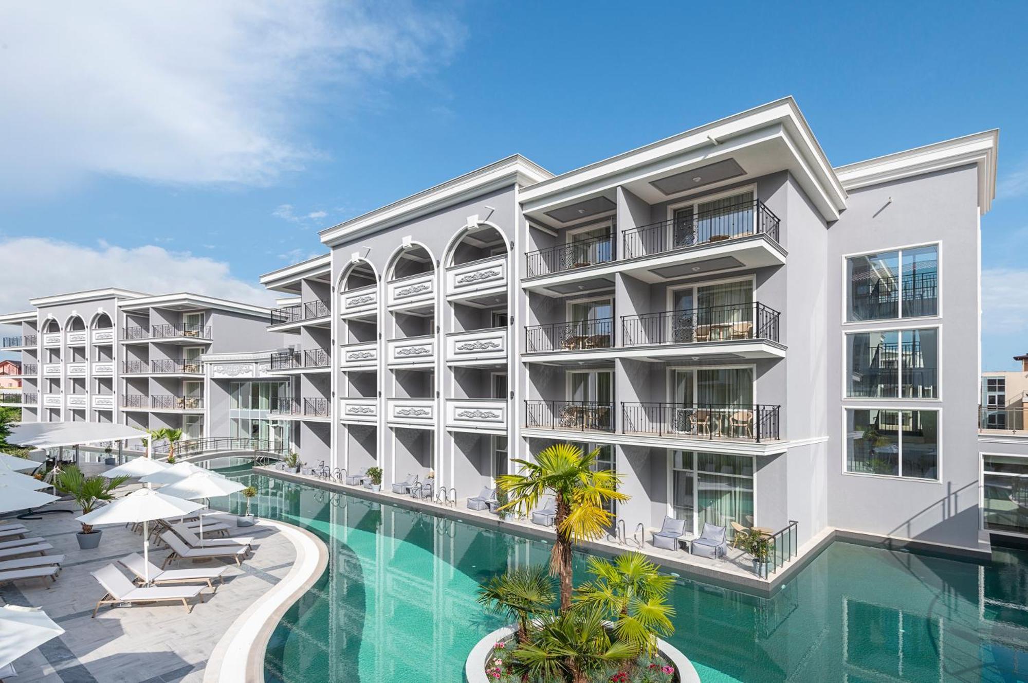 10. Siena Premium Retreat