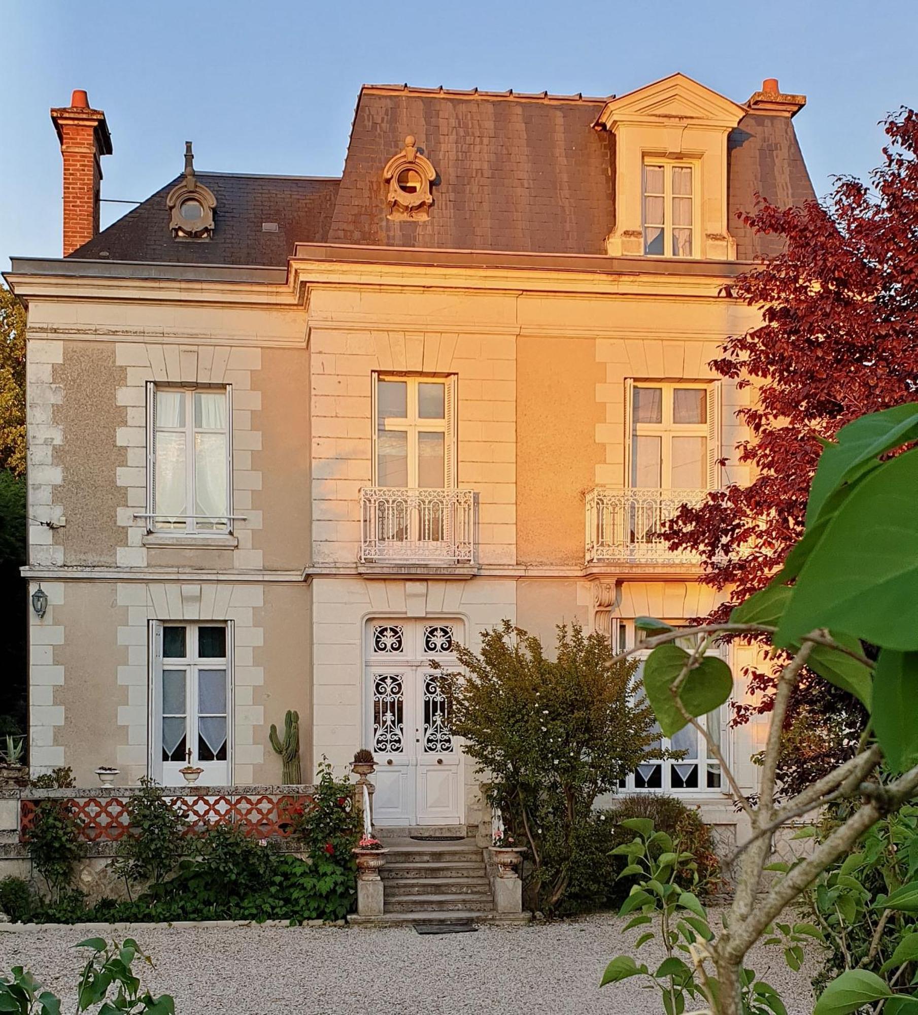 1. La Maison Leonard