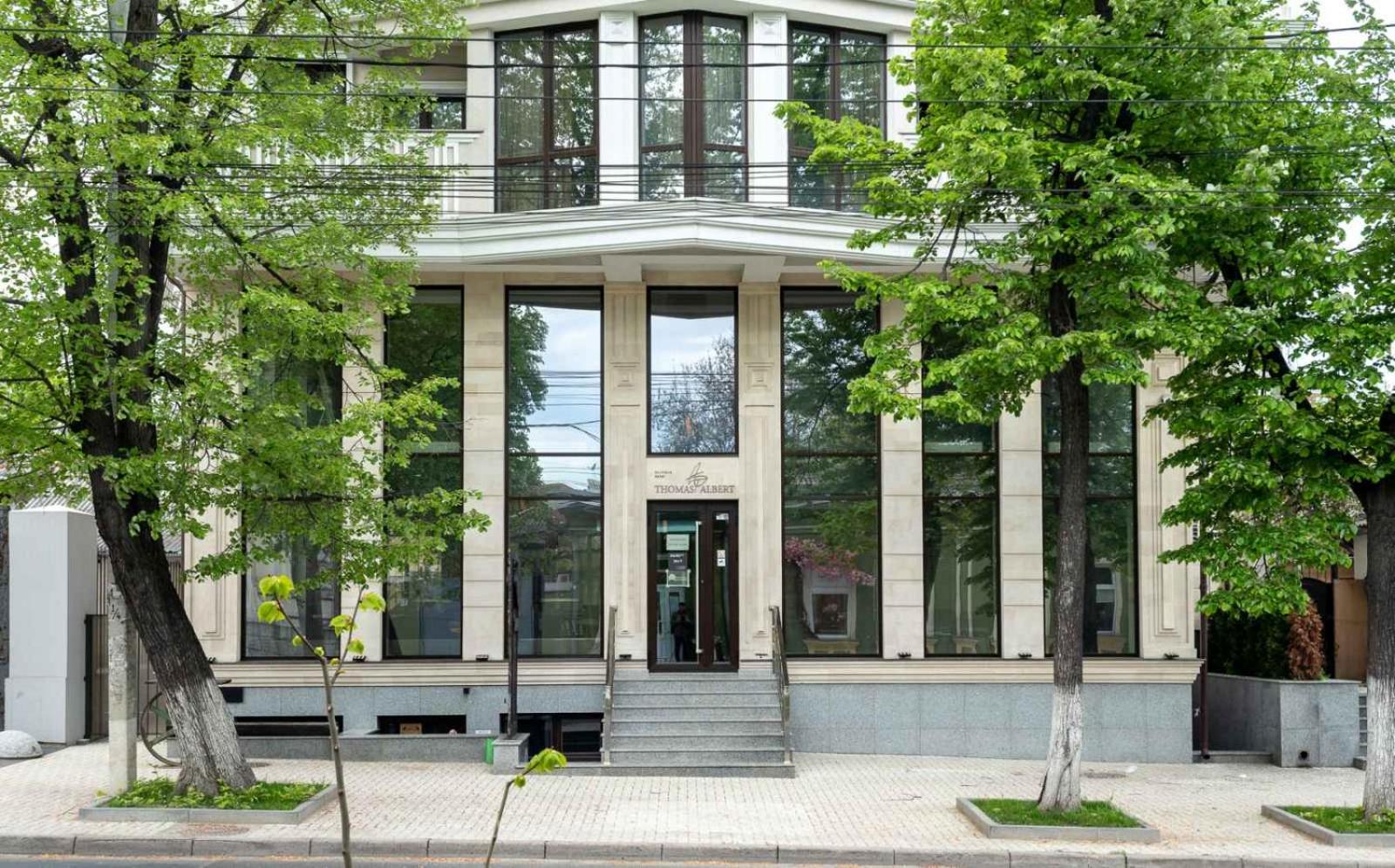 10. Thomas Albert Hotel