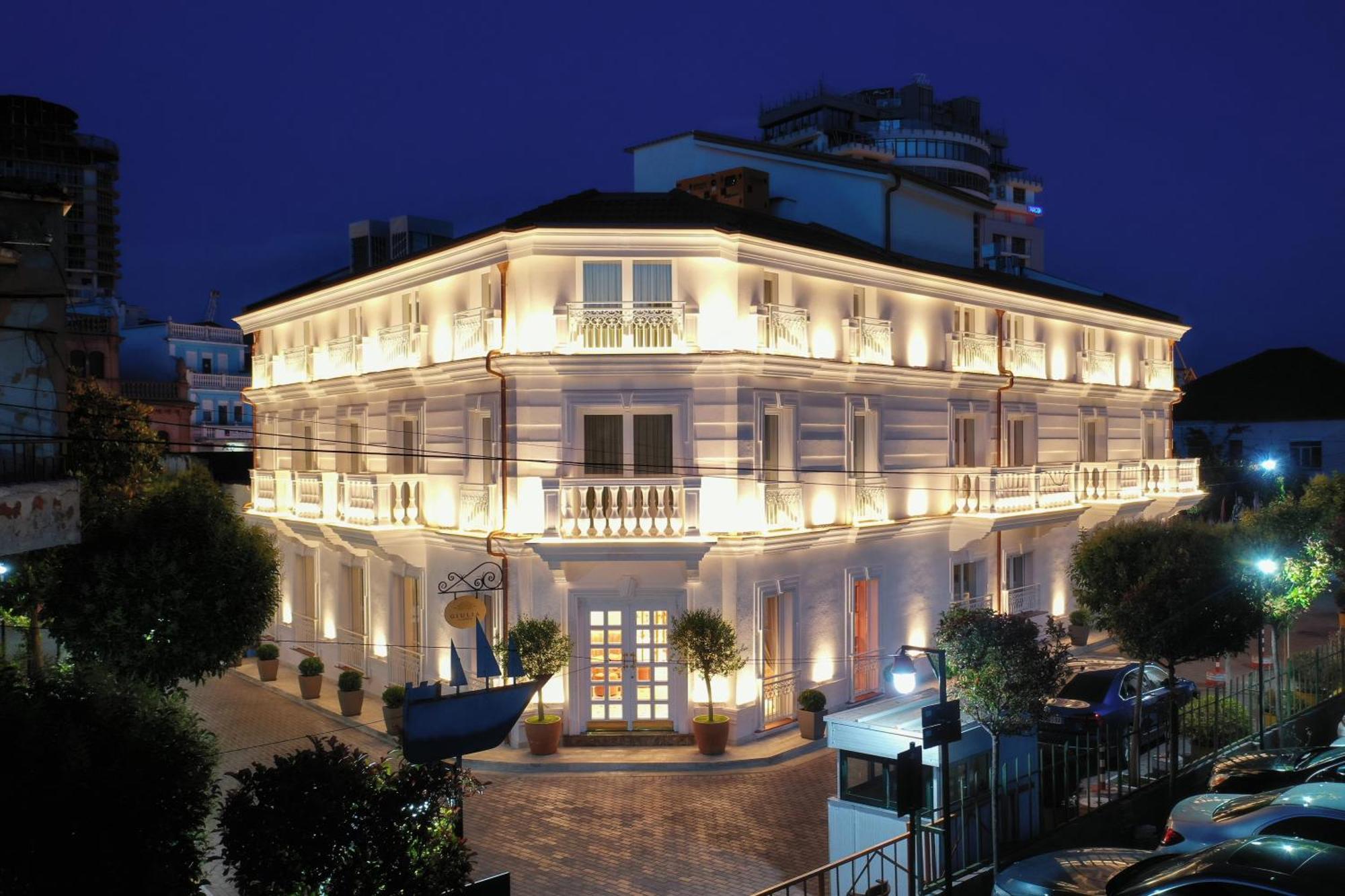 3. Giulia Albergo Hotel