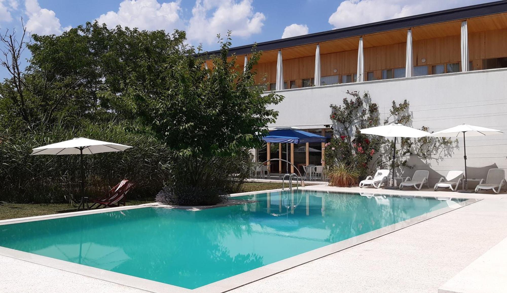 8. Hotel Gracanica