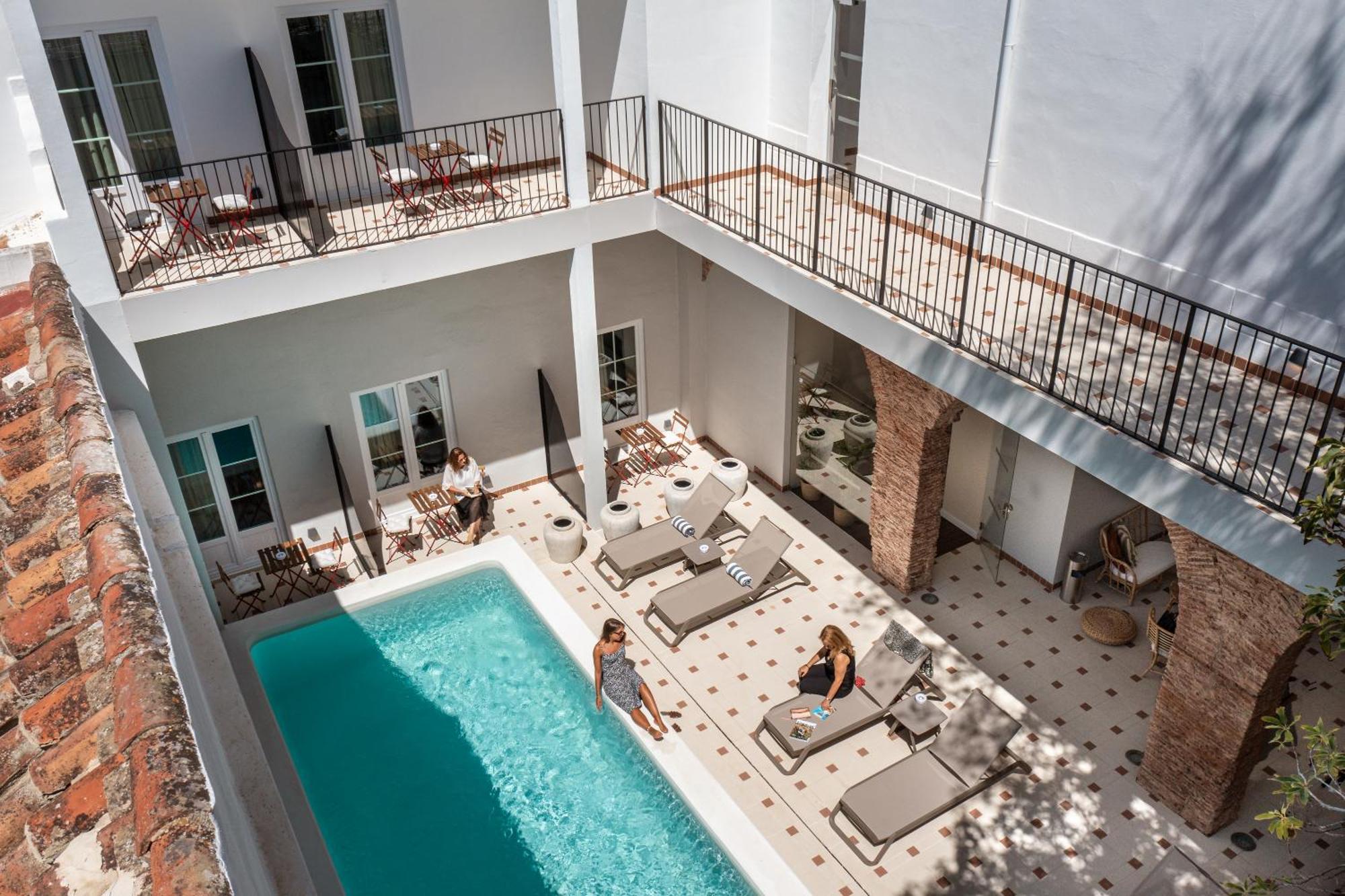 4. Grand House