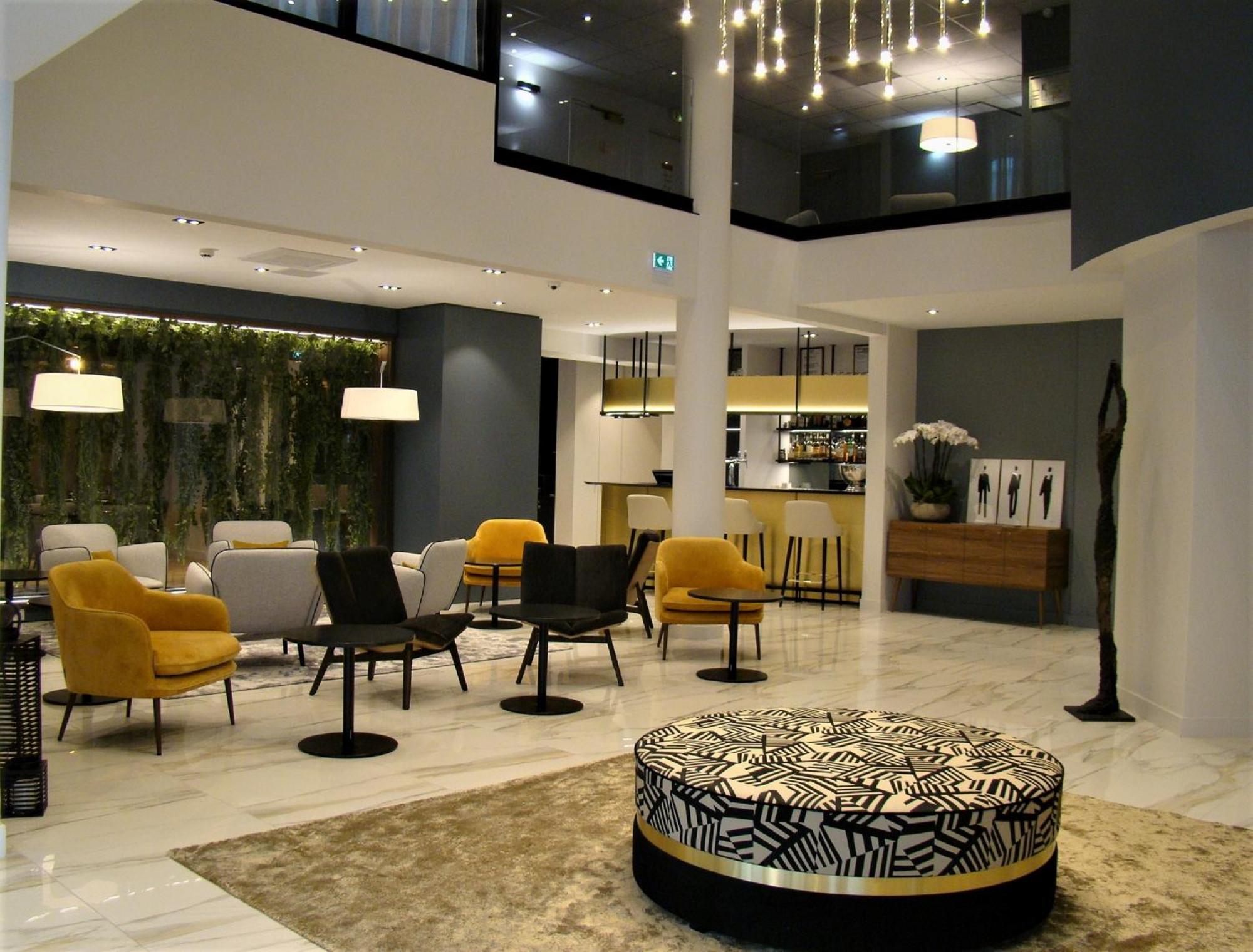 2. TY STUDIOS Hyper Centre Ville
