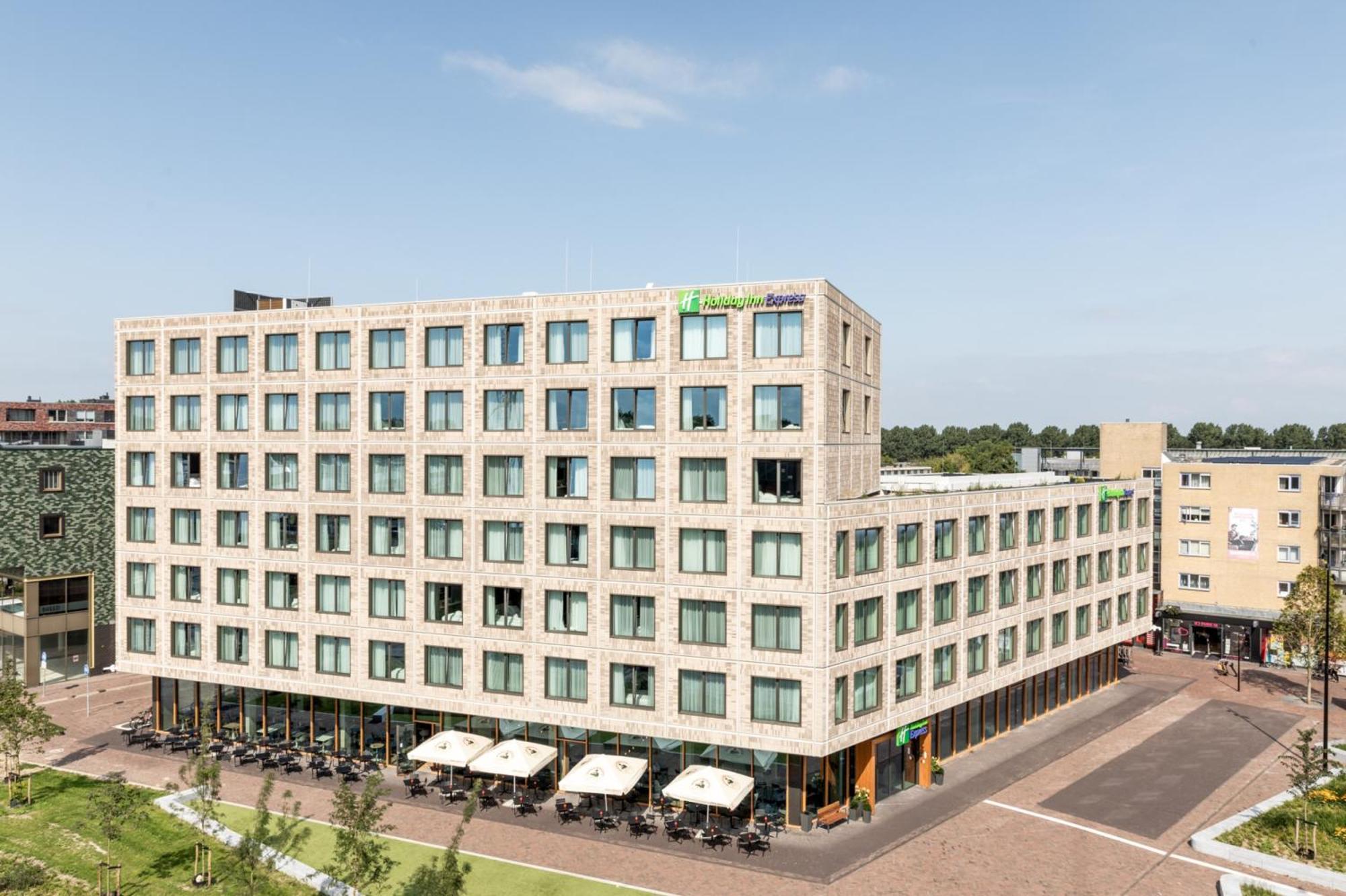 5. Luxury Suites Oosterwold