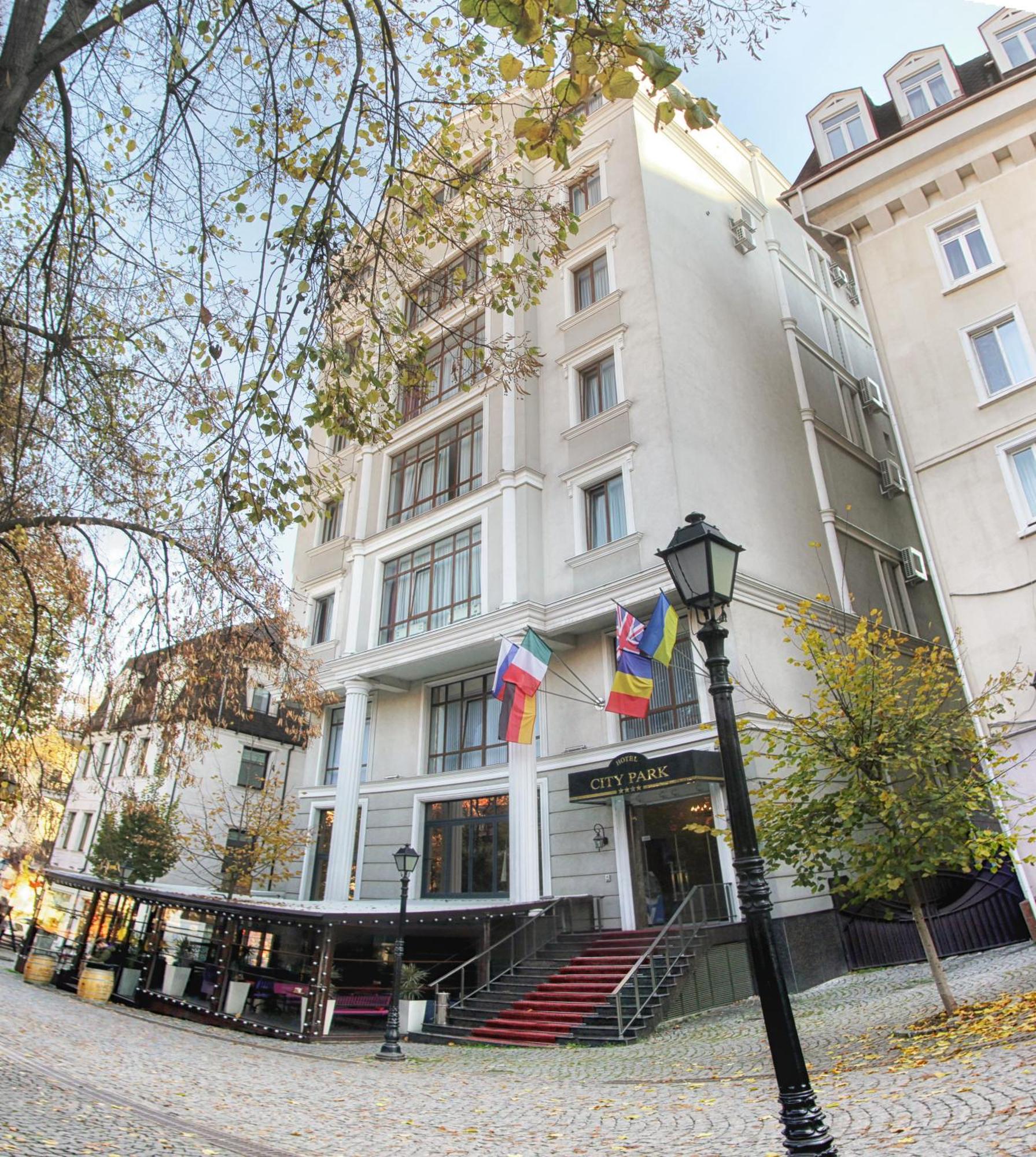 6. City Park Hotel