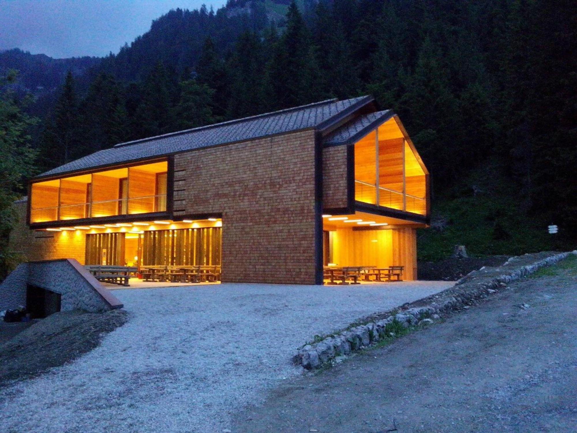 5. Vallesinella Hotel Restaurant Bar