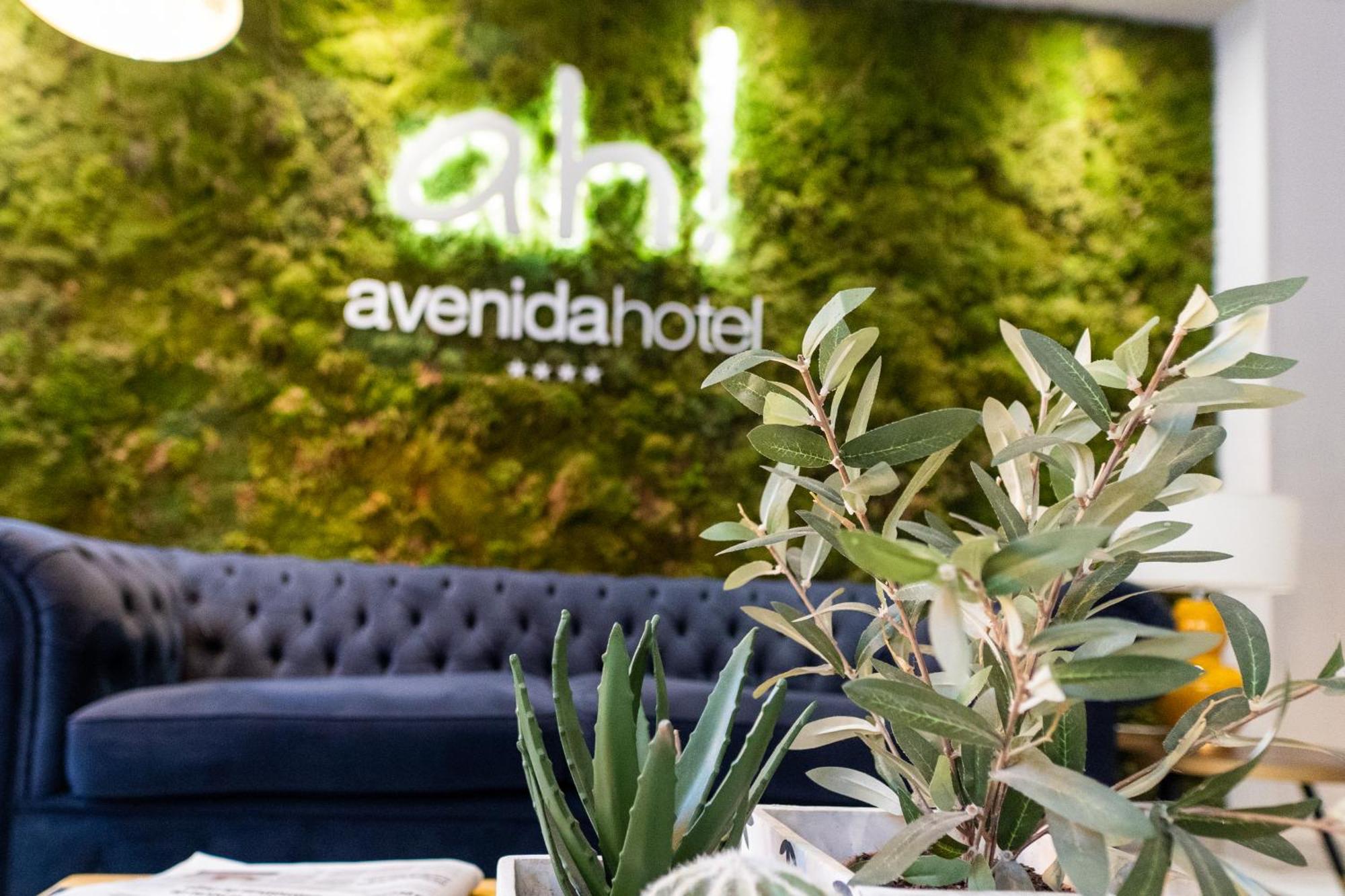 7. Avenida Hotel