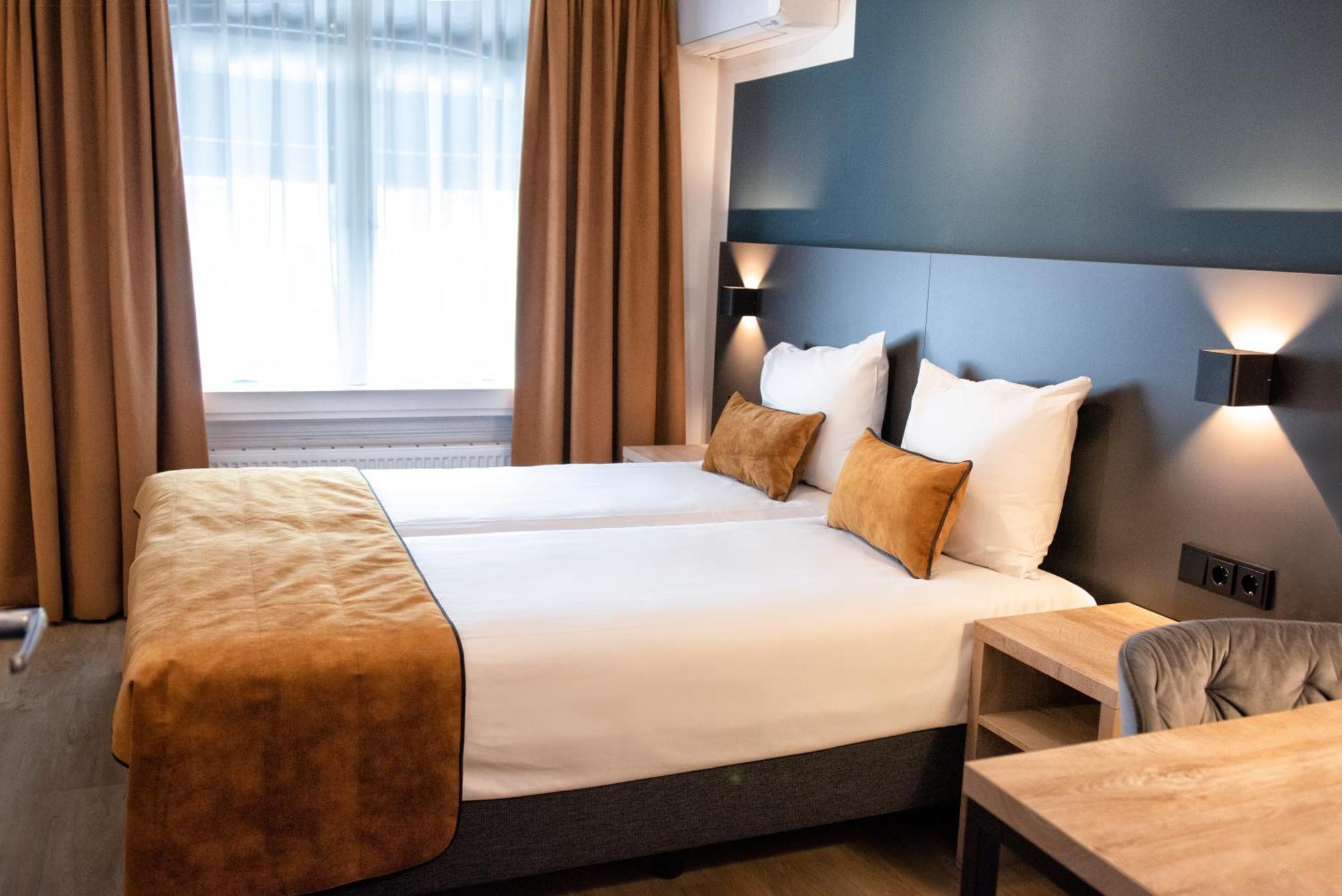 3. Hotel Et Le Cafe De Paris