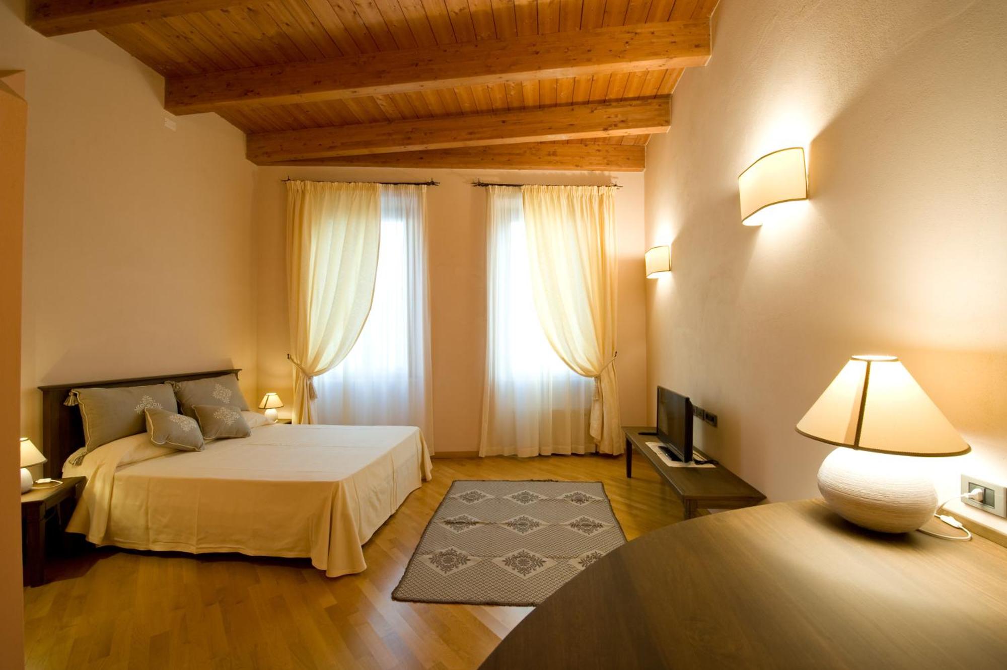 8. Lumen House
