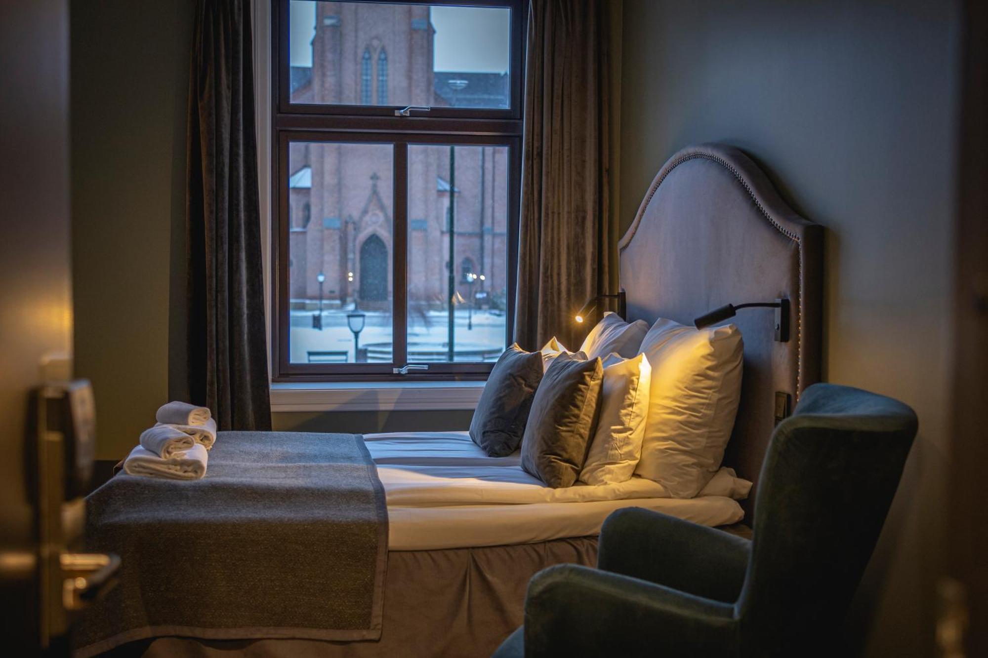 7. Apartament with access to garden, central, quiet and with free parking