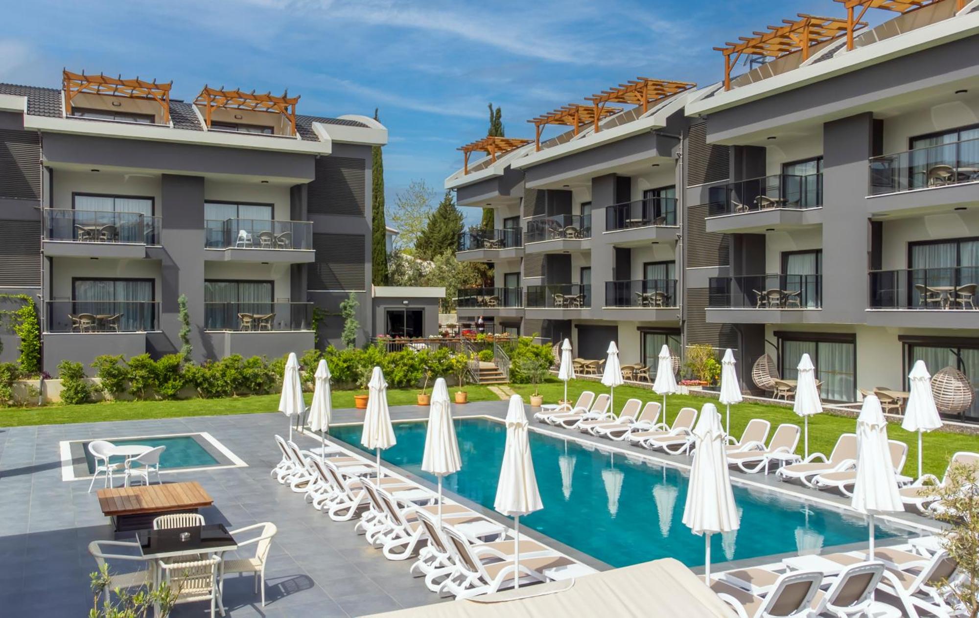 5. A Suite Side