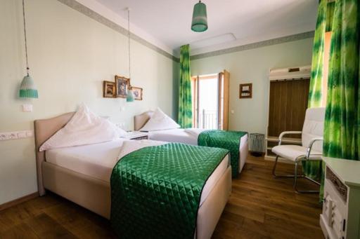 3. Hotel Belle Vue