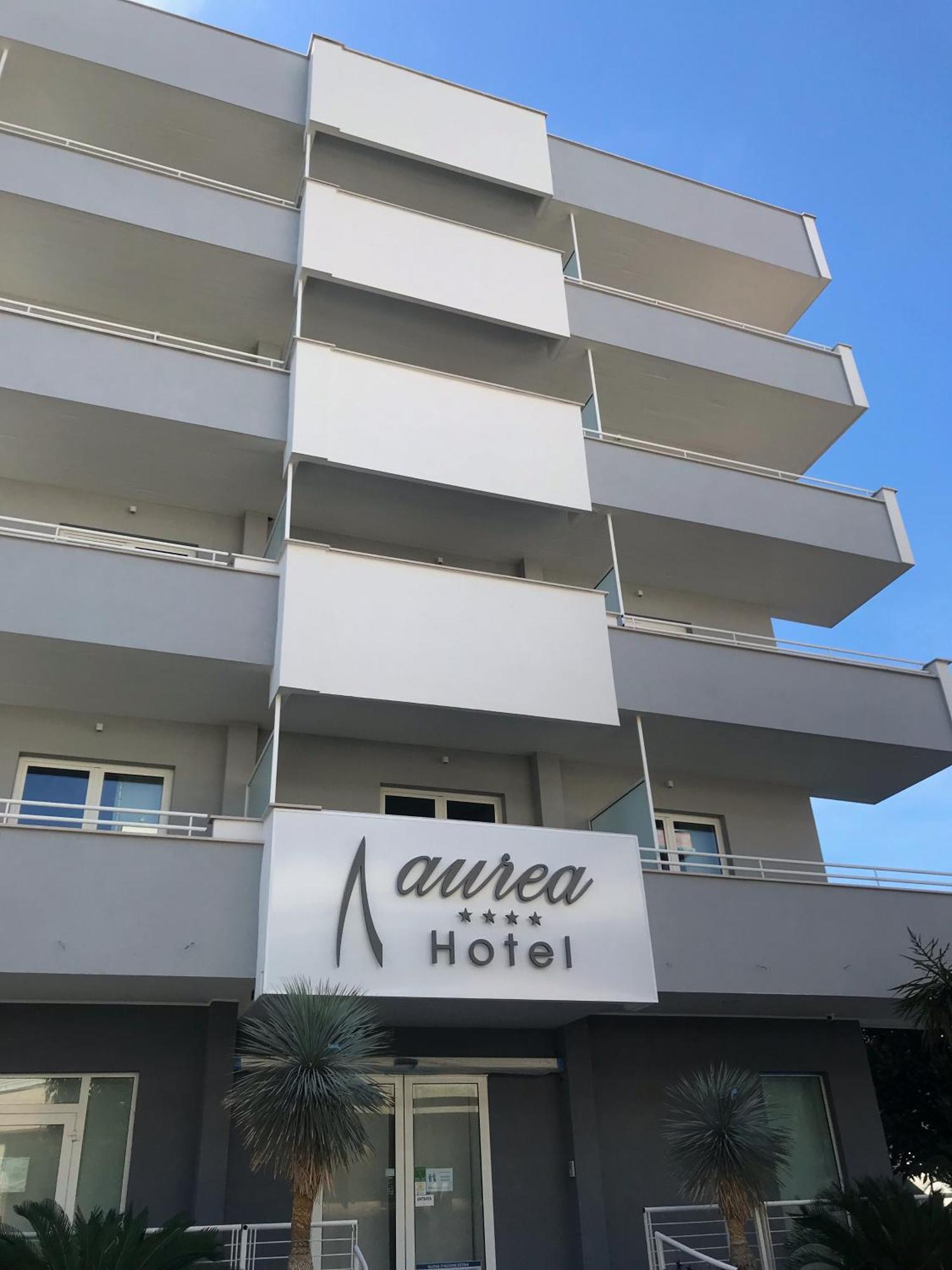 8. Hotel Aurea