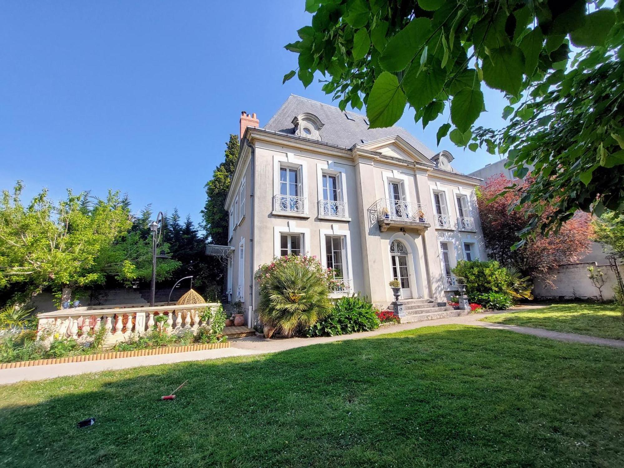10. La Maucannière