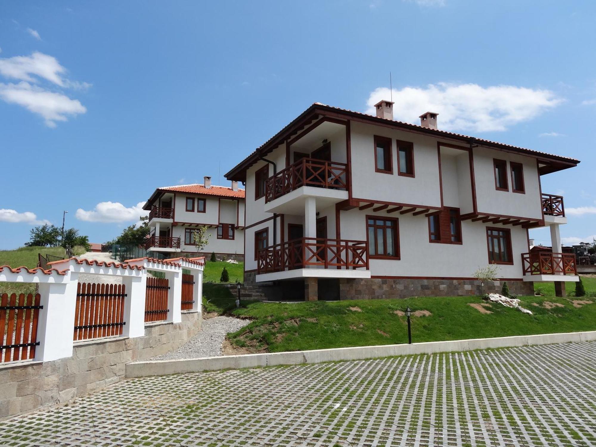 7. Guest House Ivanini Houses